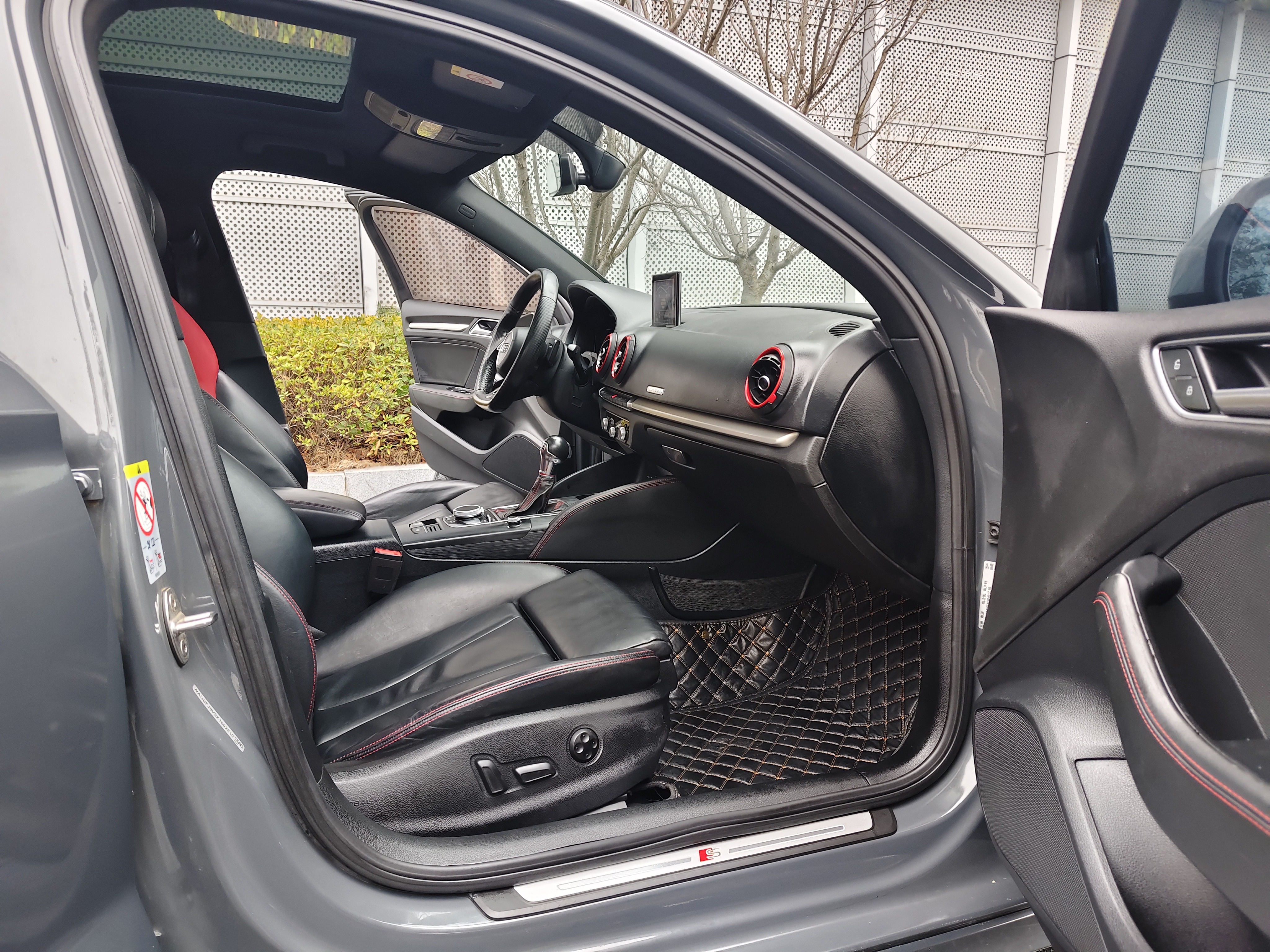 Audi S3 2019 car image #10