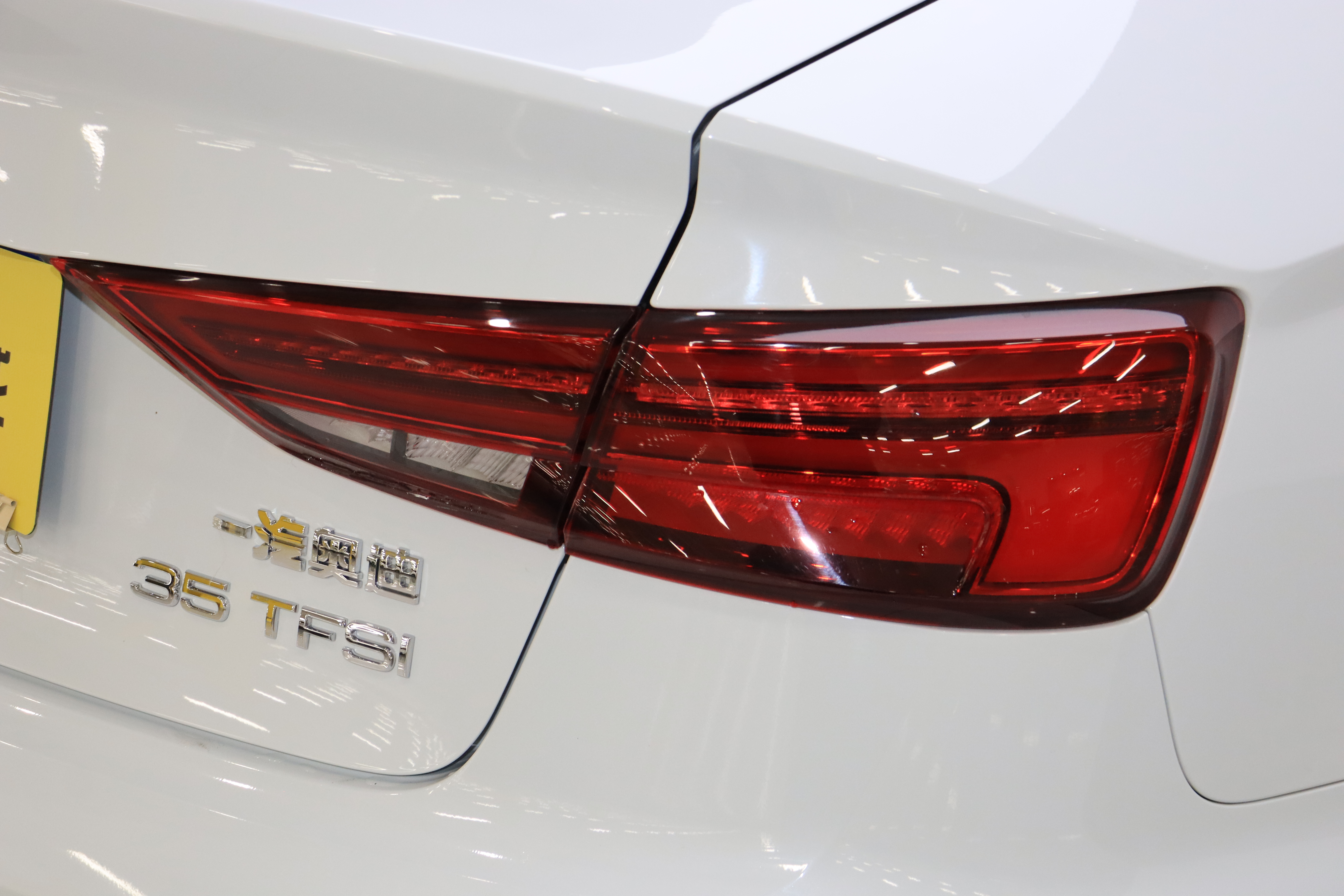 Audi A3 2019 car image #10