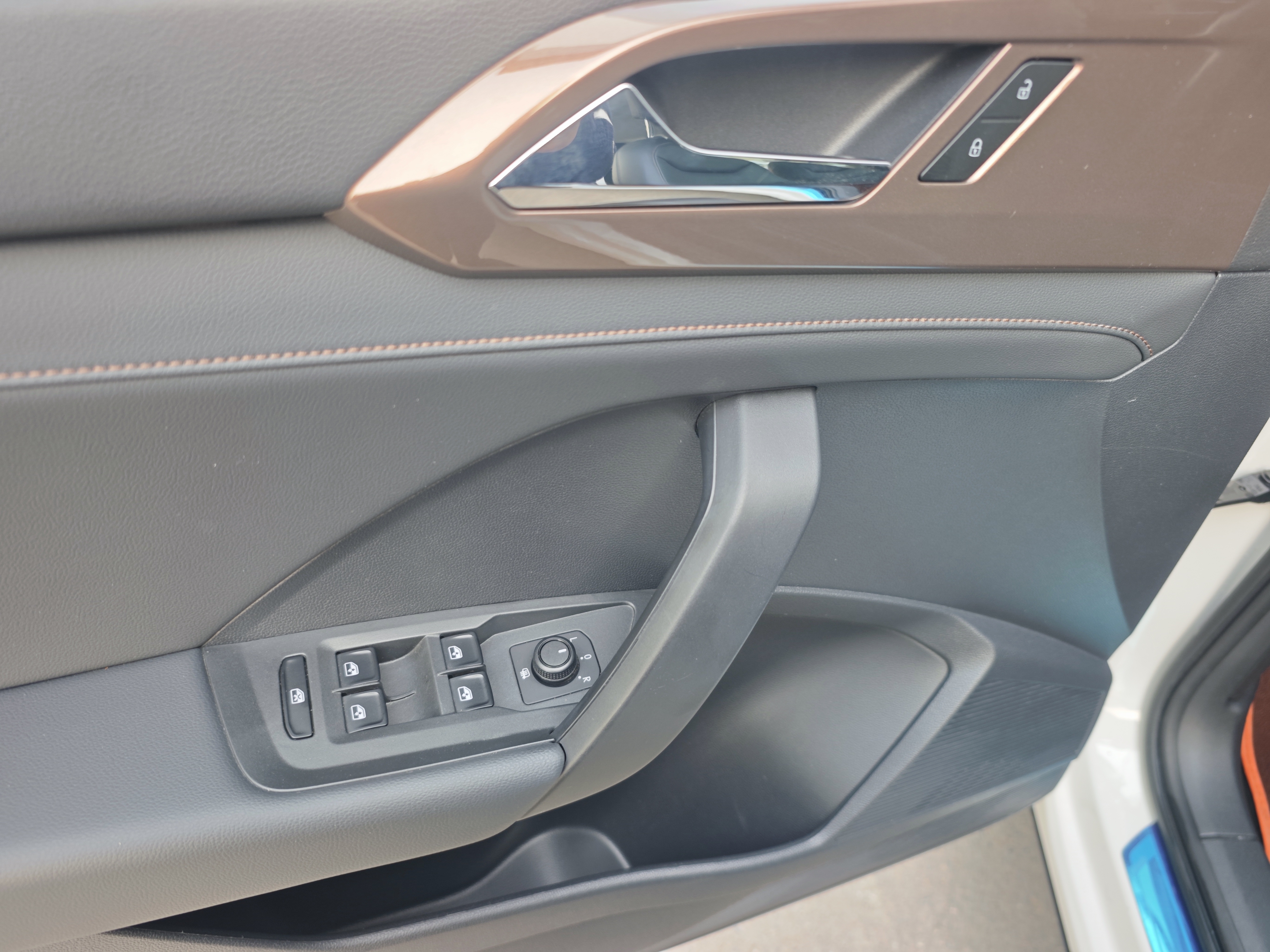Volkswagen Tharu 2019 car image #10