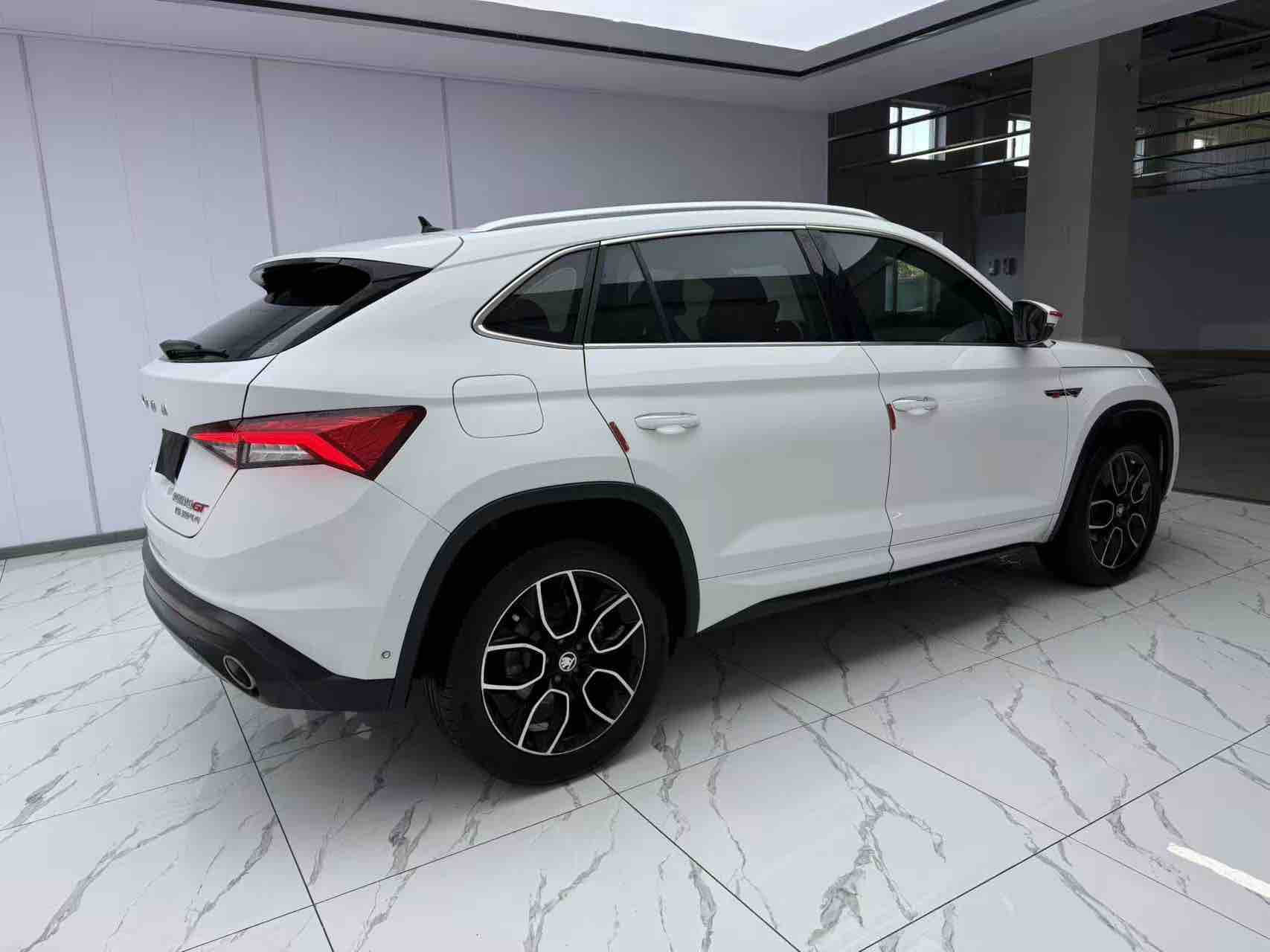 Skoda Kodiaq GT 2020 imagen de coche #10