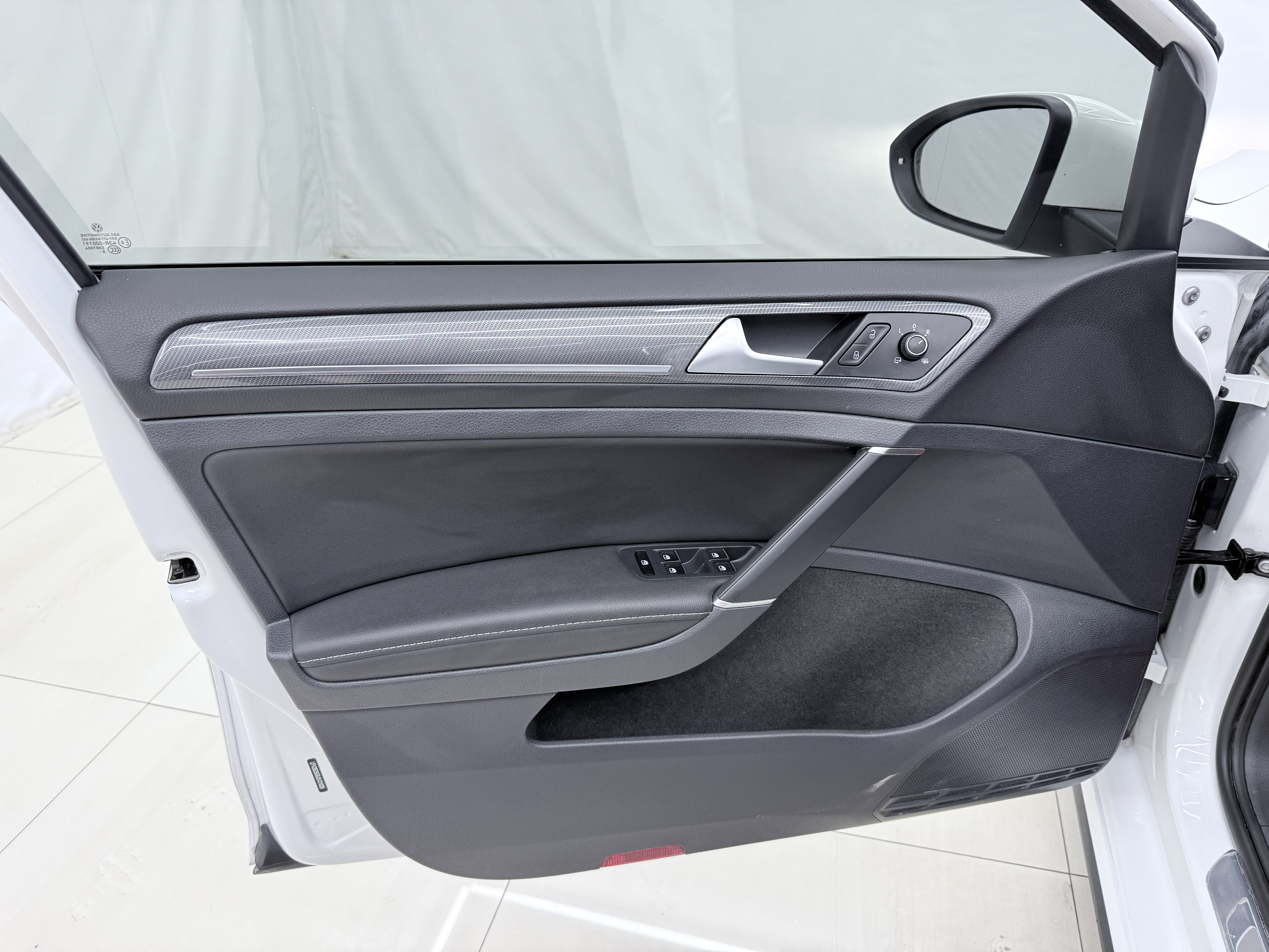 Volkswagen Golf 2019 изображение автомобиля #10