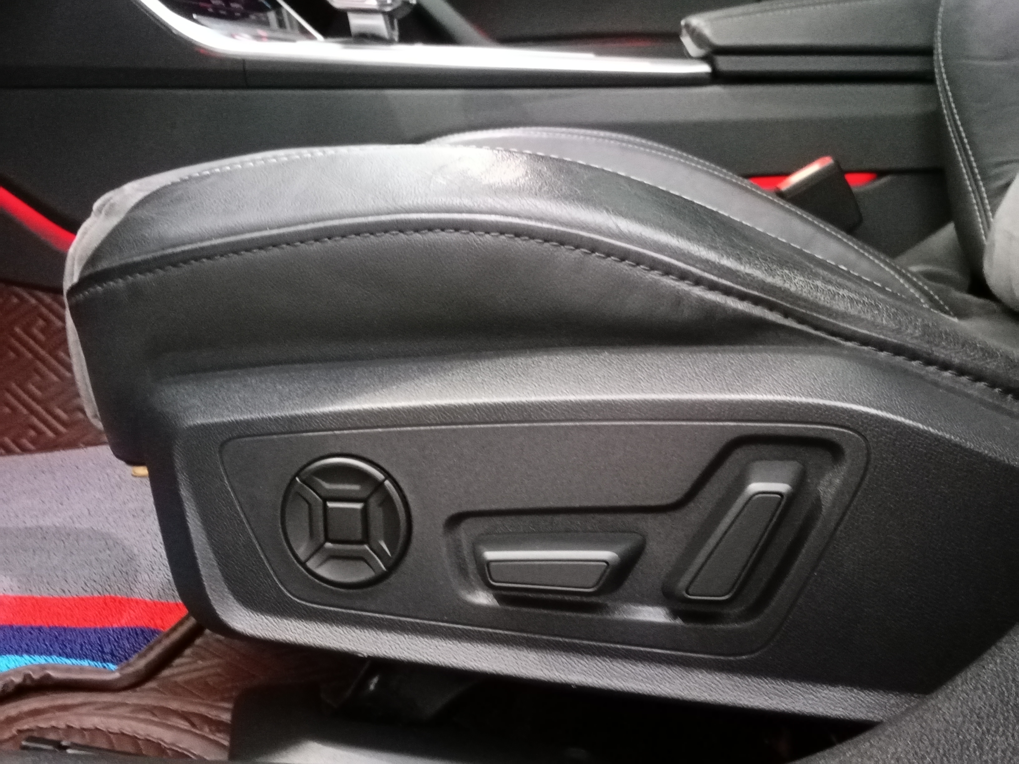 2020 car image #10