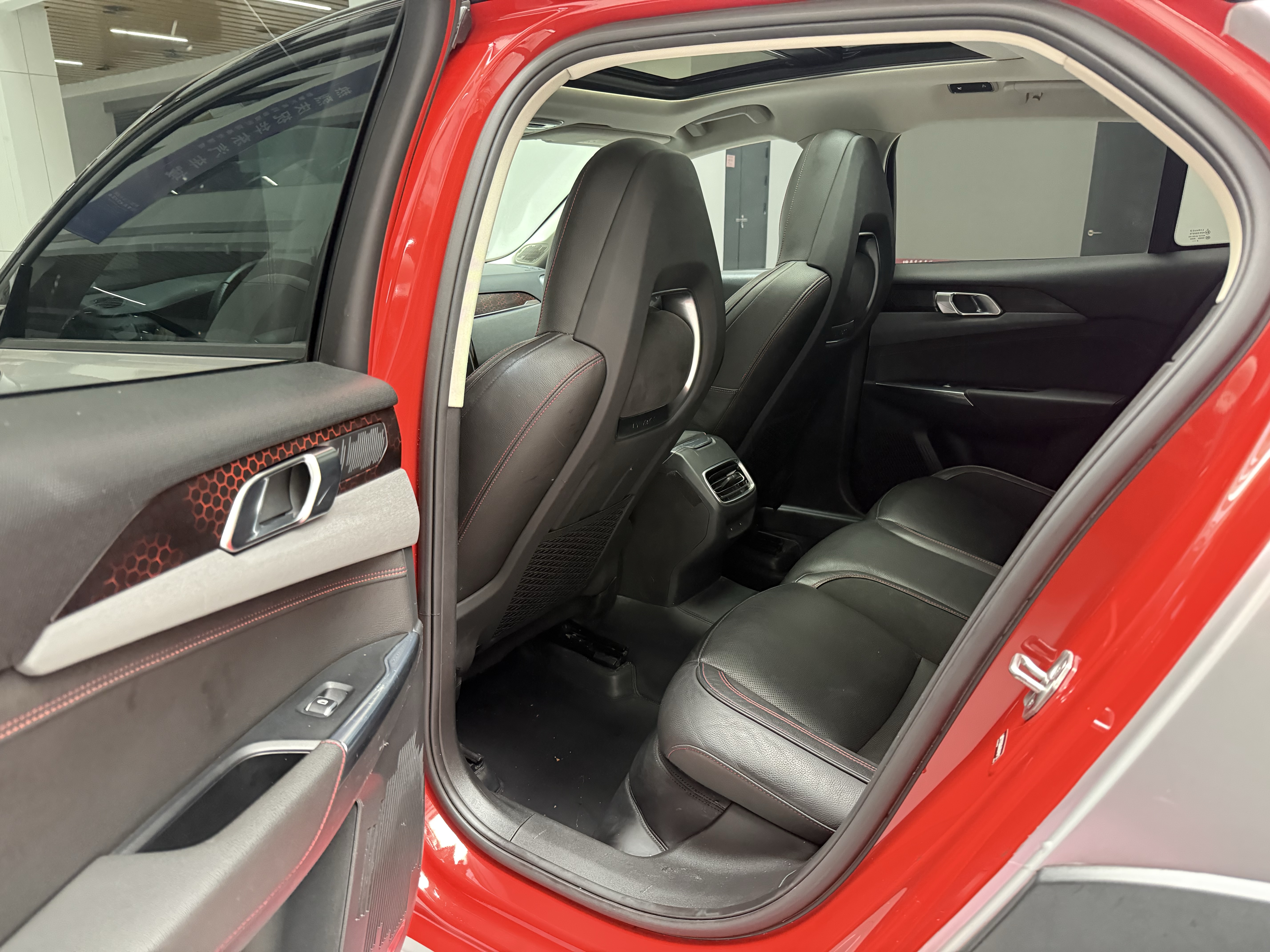 Lynk & Co 02 2019 car image #10