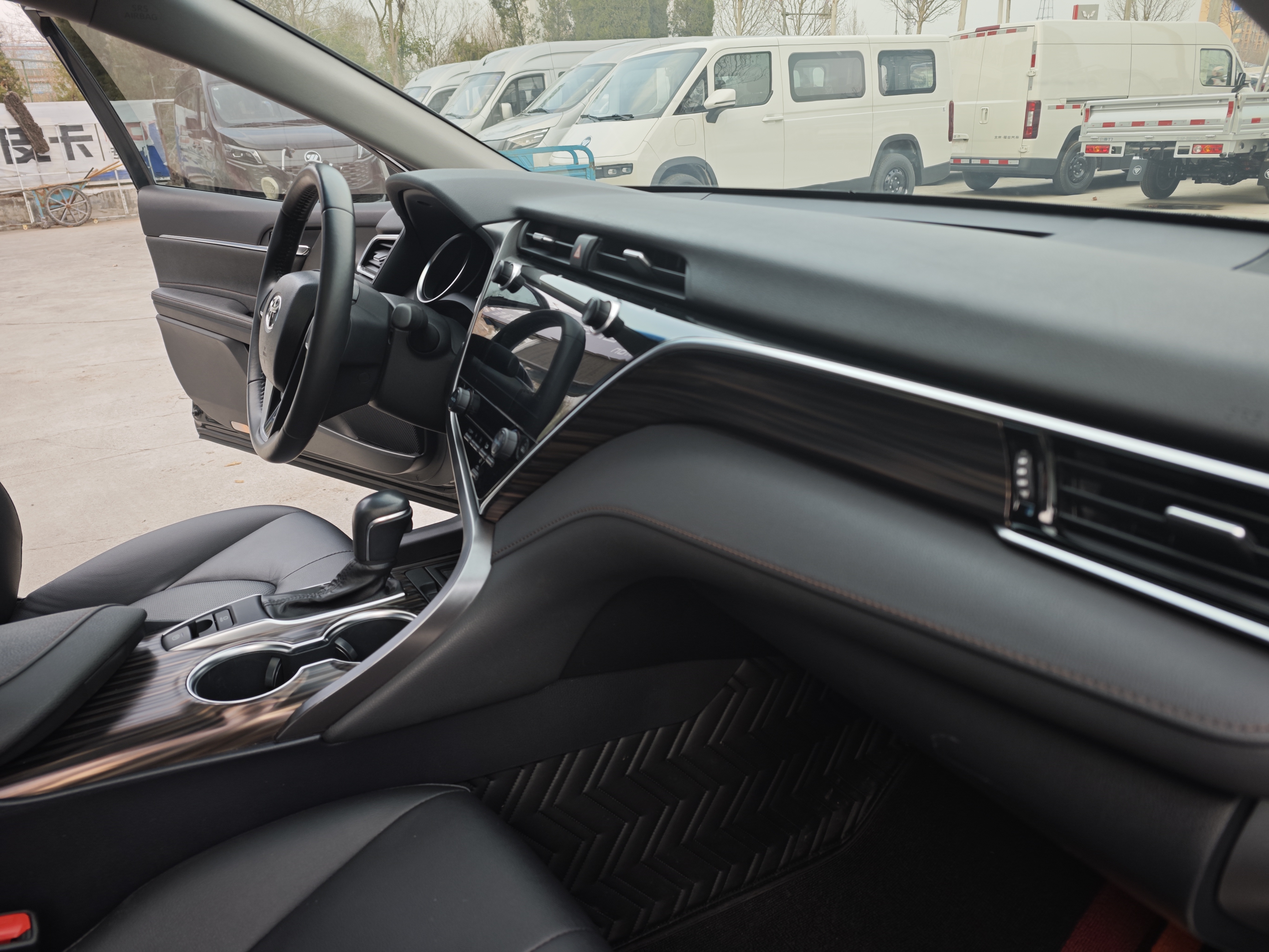 Toyota Camry 2020 car image #10