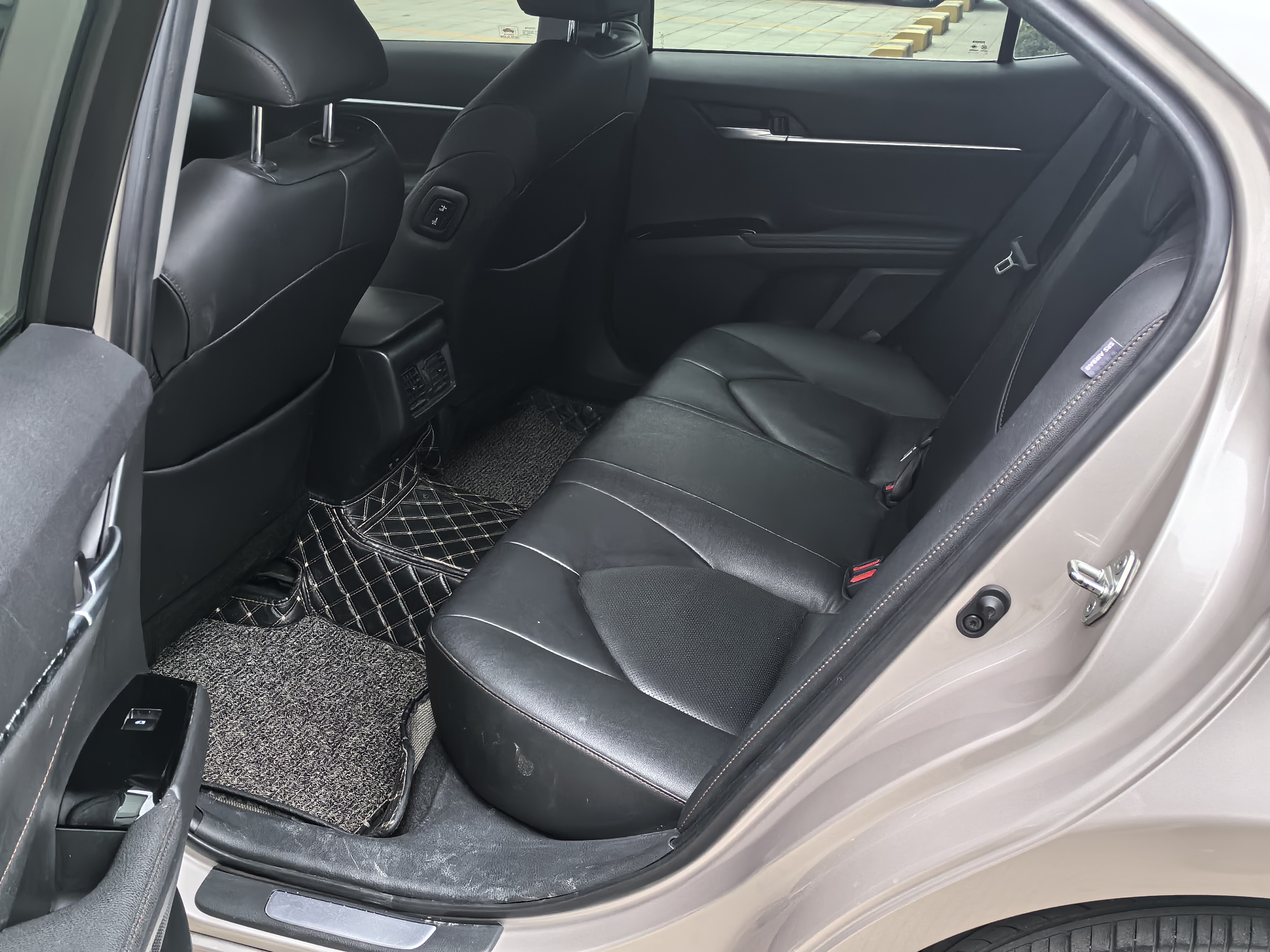 Toyota Camry 2020 car image #10