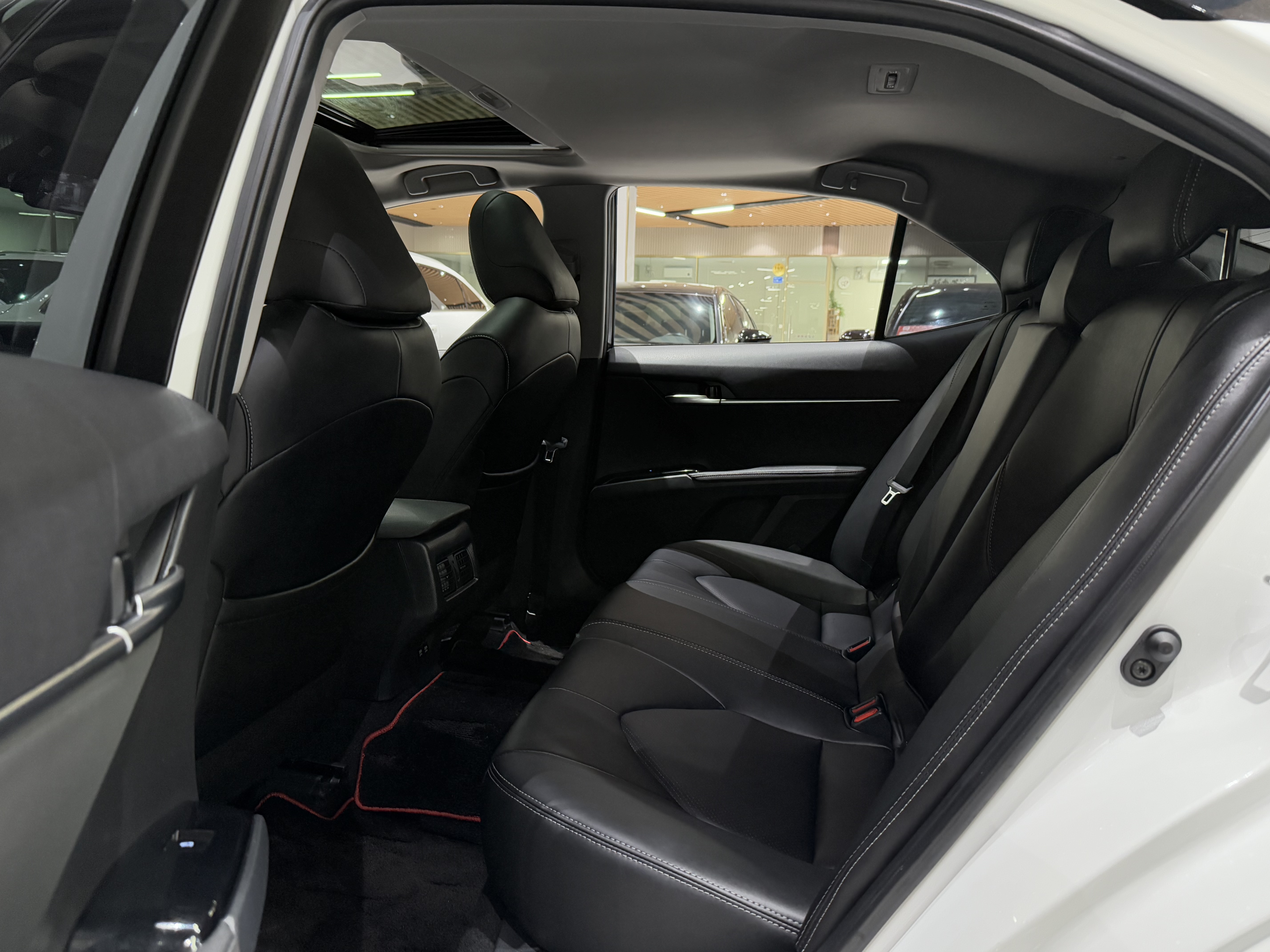 Toyota Camry 2020 car image #10