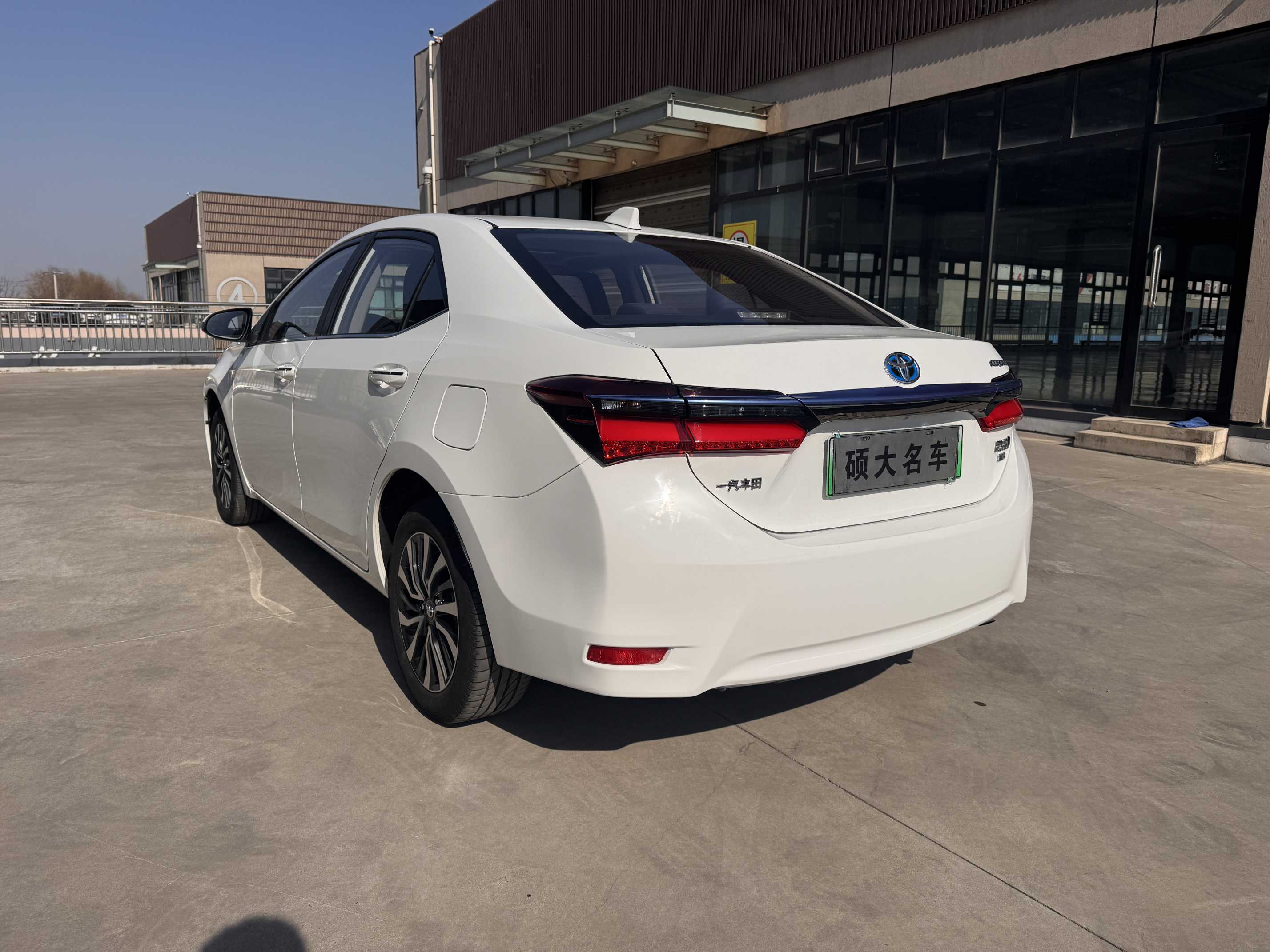 Toyota Corolla Hybird E+ 2023 immagine di auto #10