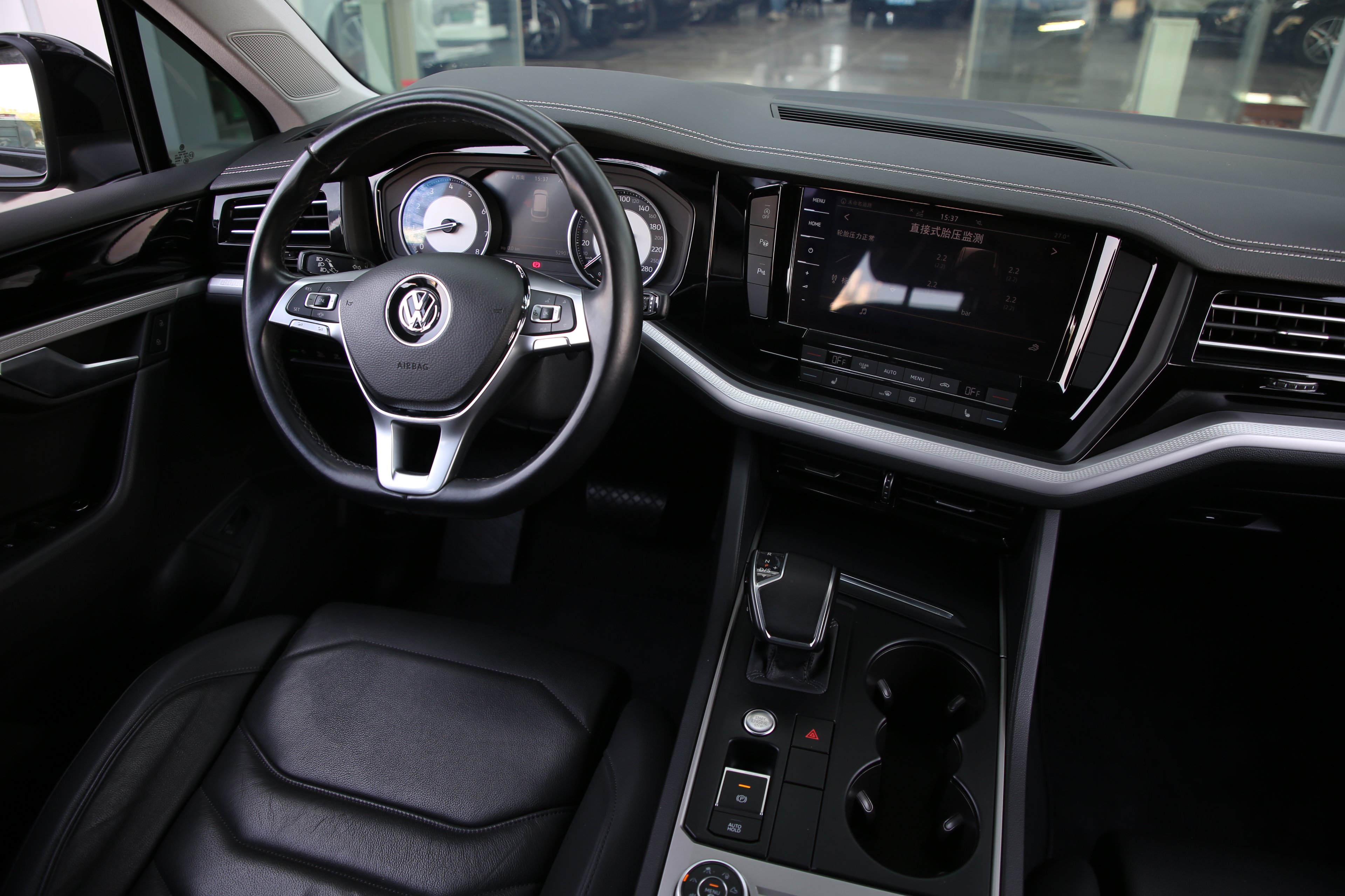 Volkswagen Touareg 2020 car image #10