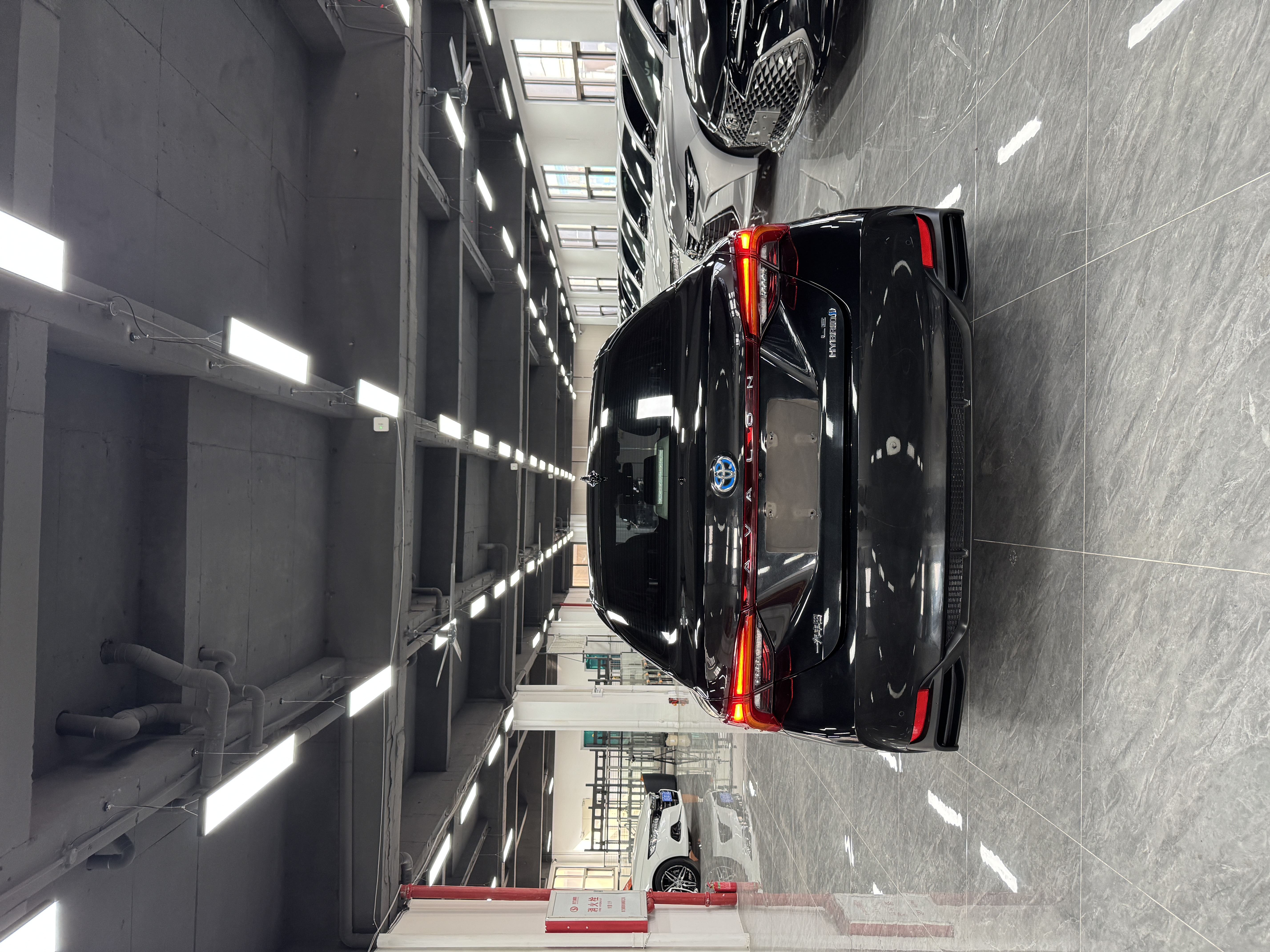 Toyota Avalon 2019 car image #10