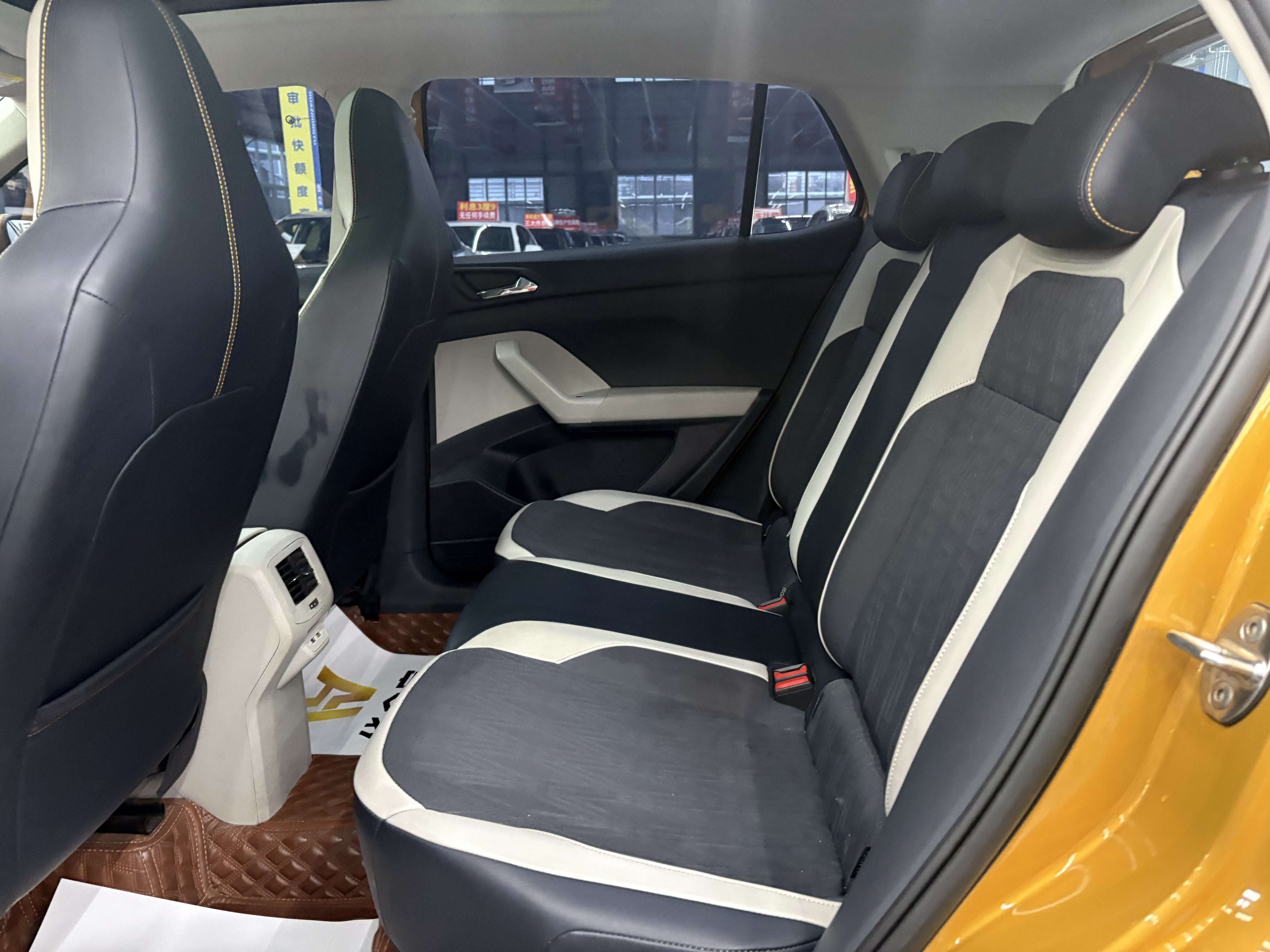 Volkswagen 2019 car image #10