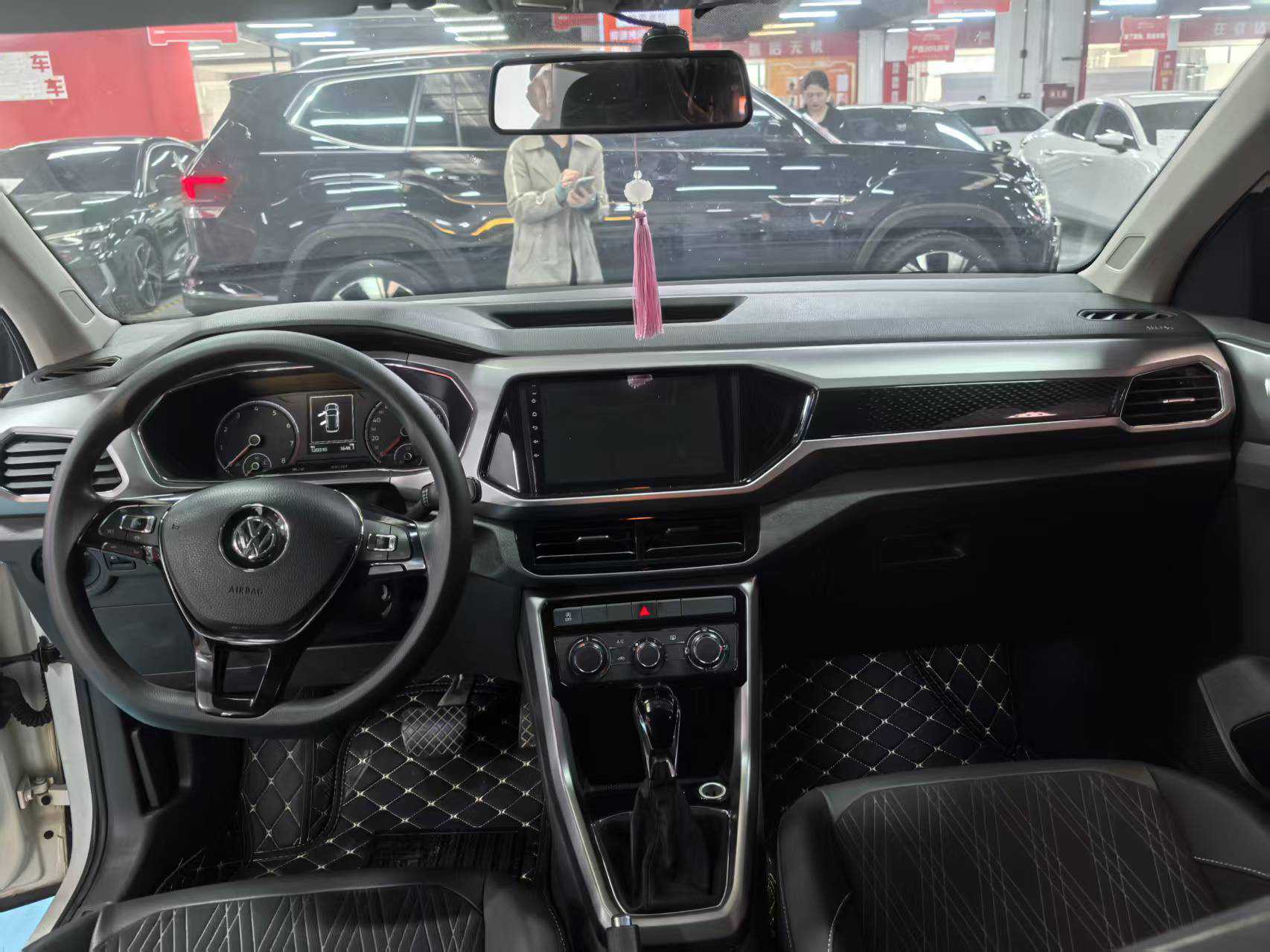 Volkswagen 2019 car image #10