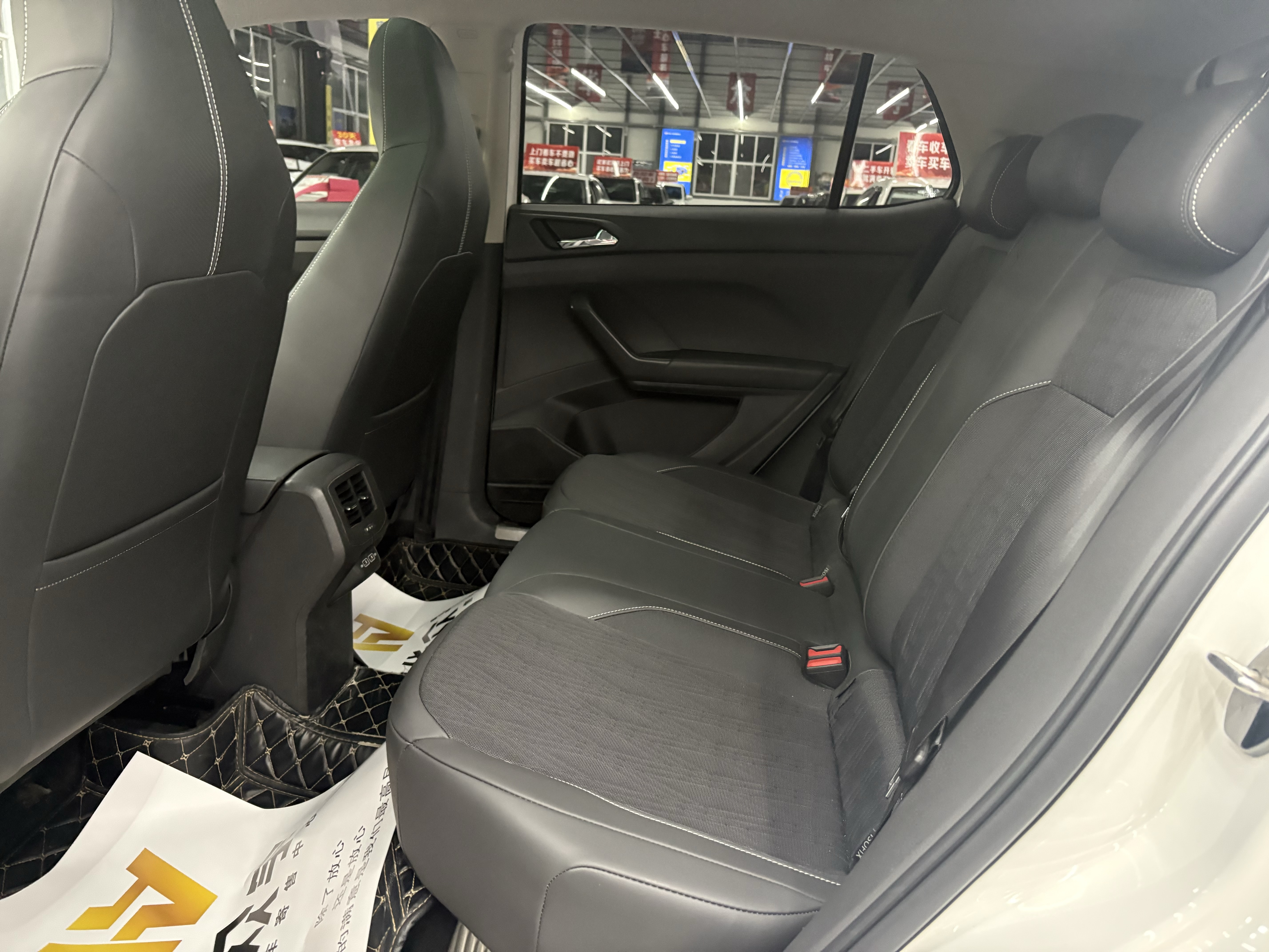 Volkswagen T-Cross 2020 car image #10