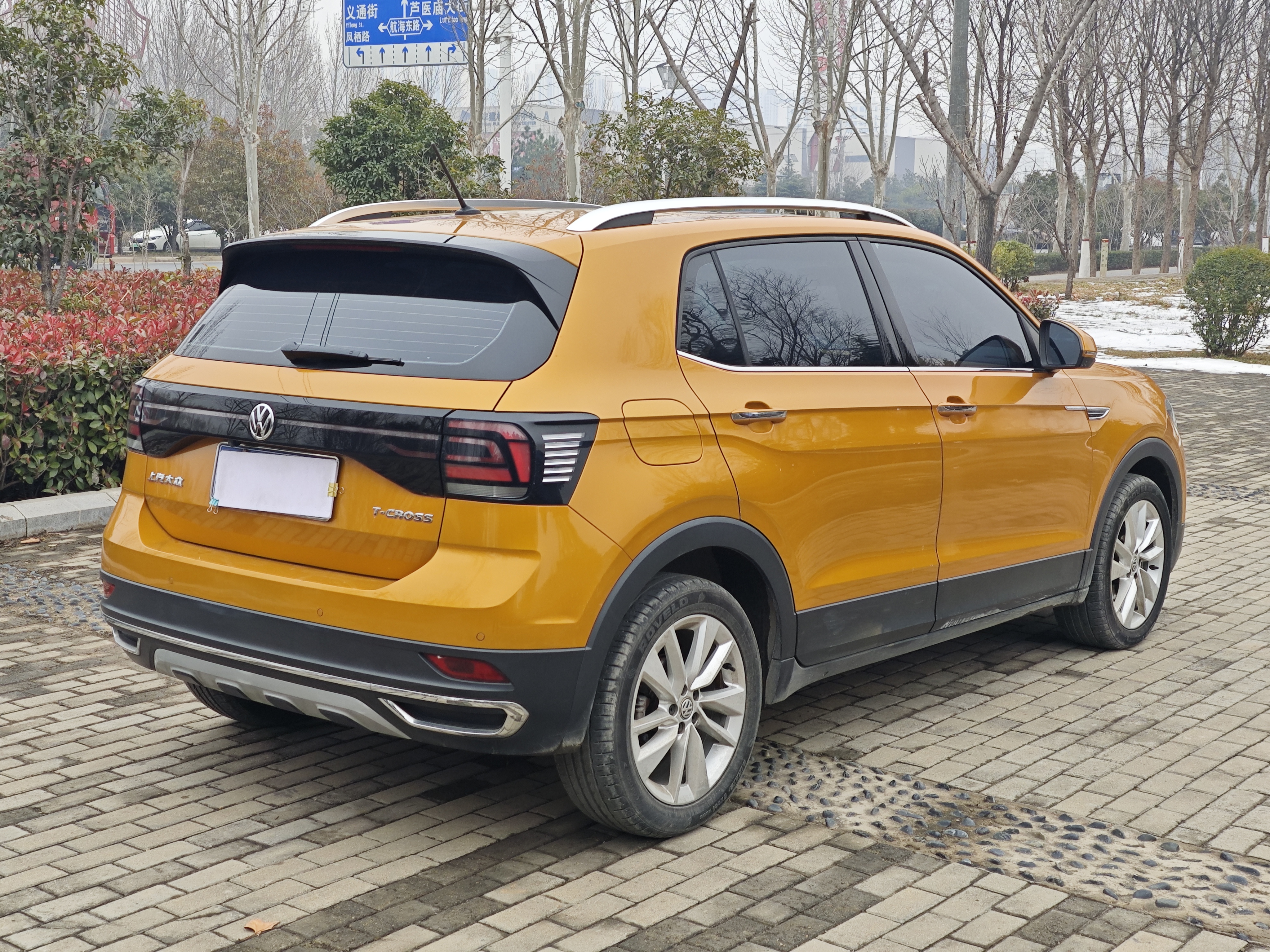 Volkswagen T-Cross 2019 #10 Volkswagen T-Cross 2019 car image #10