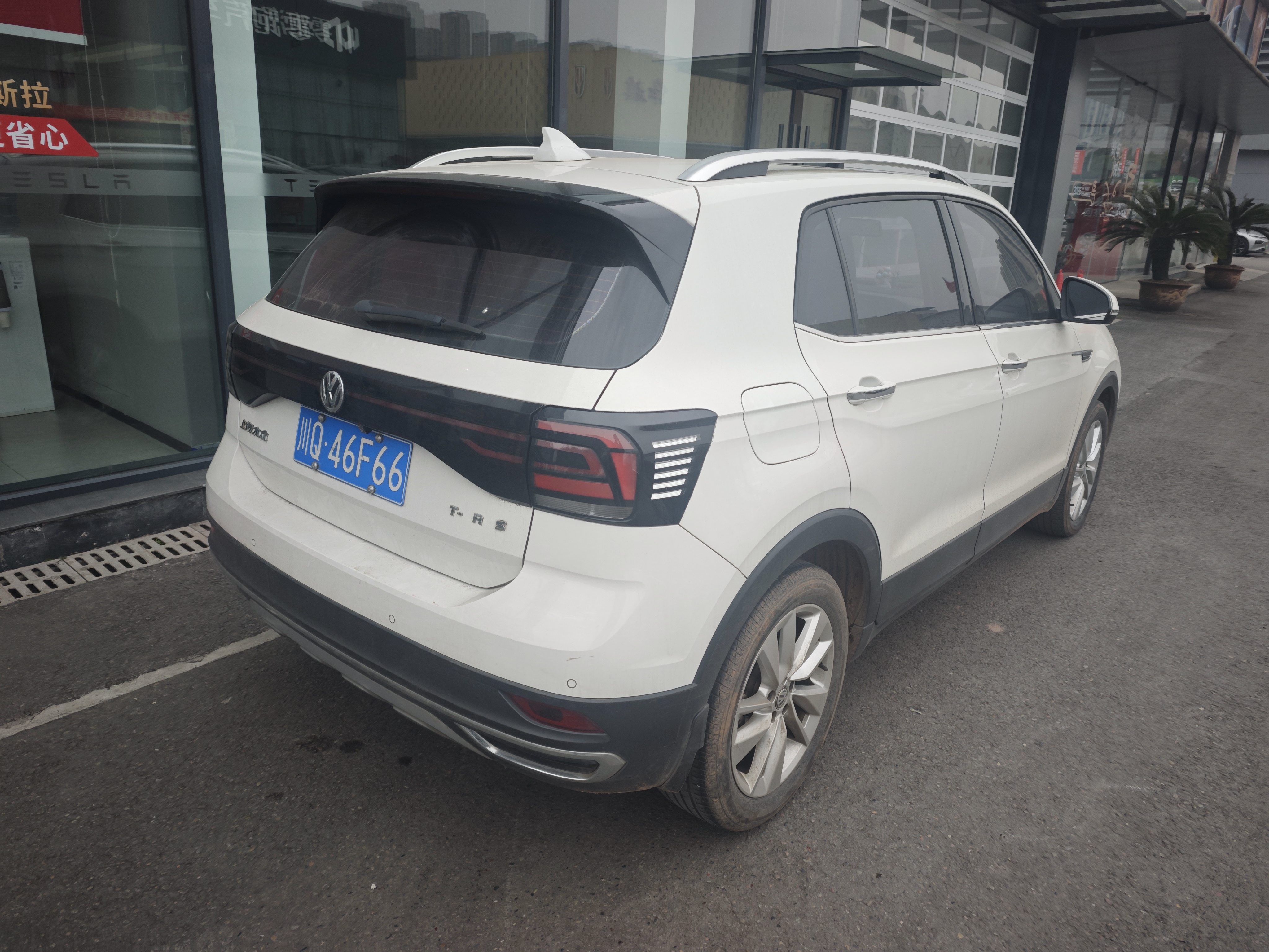 Volkswagen T-Cross 2019 car image #10