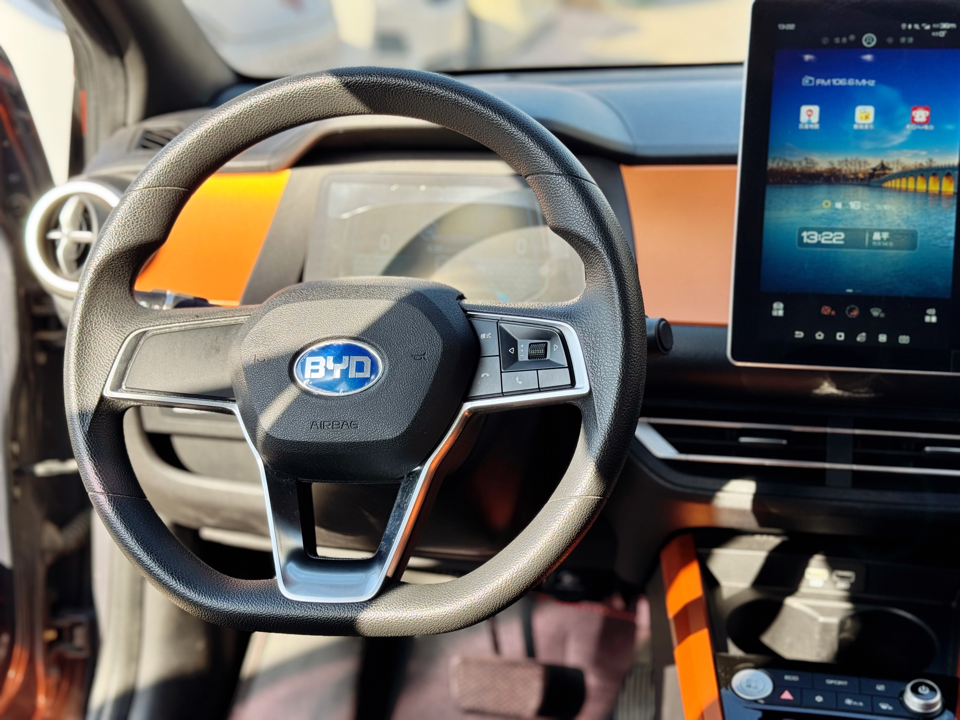 BYD e1 2019 car image #10