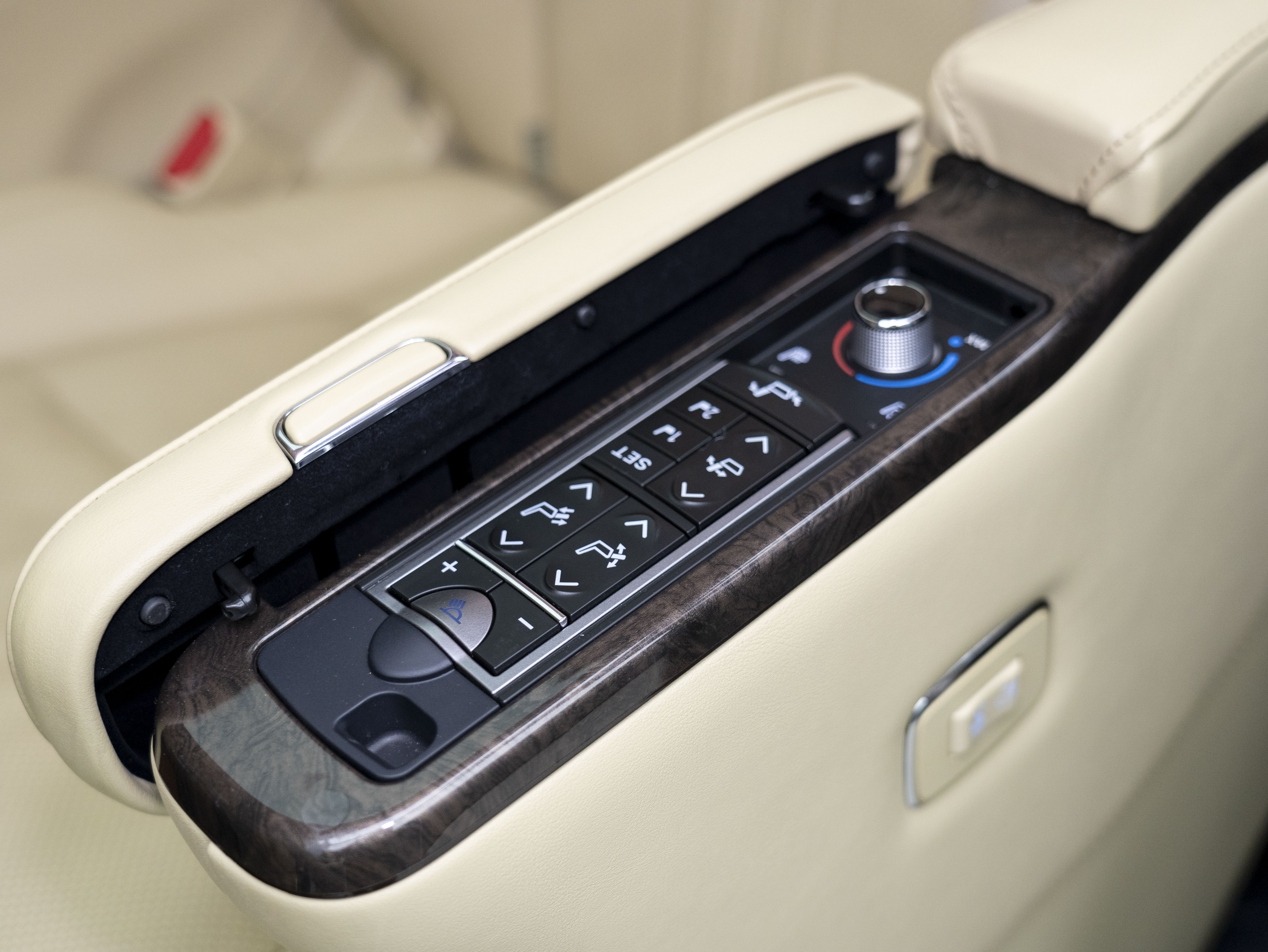 Toyota Vellfire 2020 immagine di auto #10