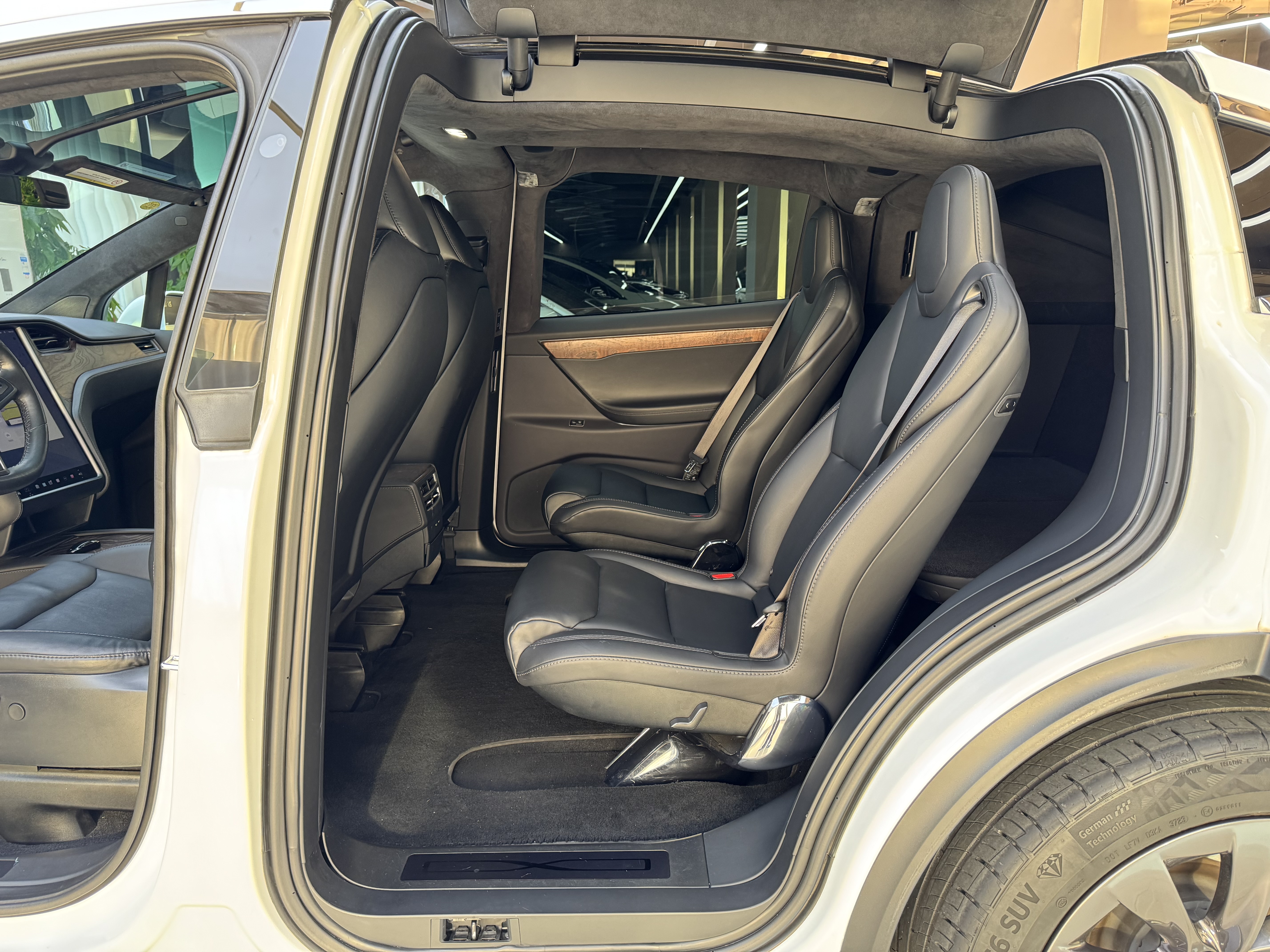 Tesla Model X 2020 #10 Tesla Model X 2020 car image #10