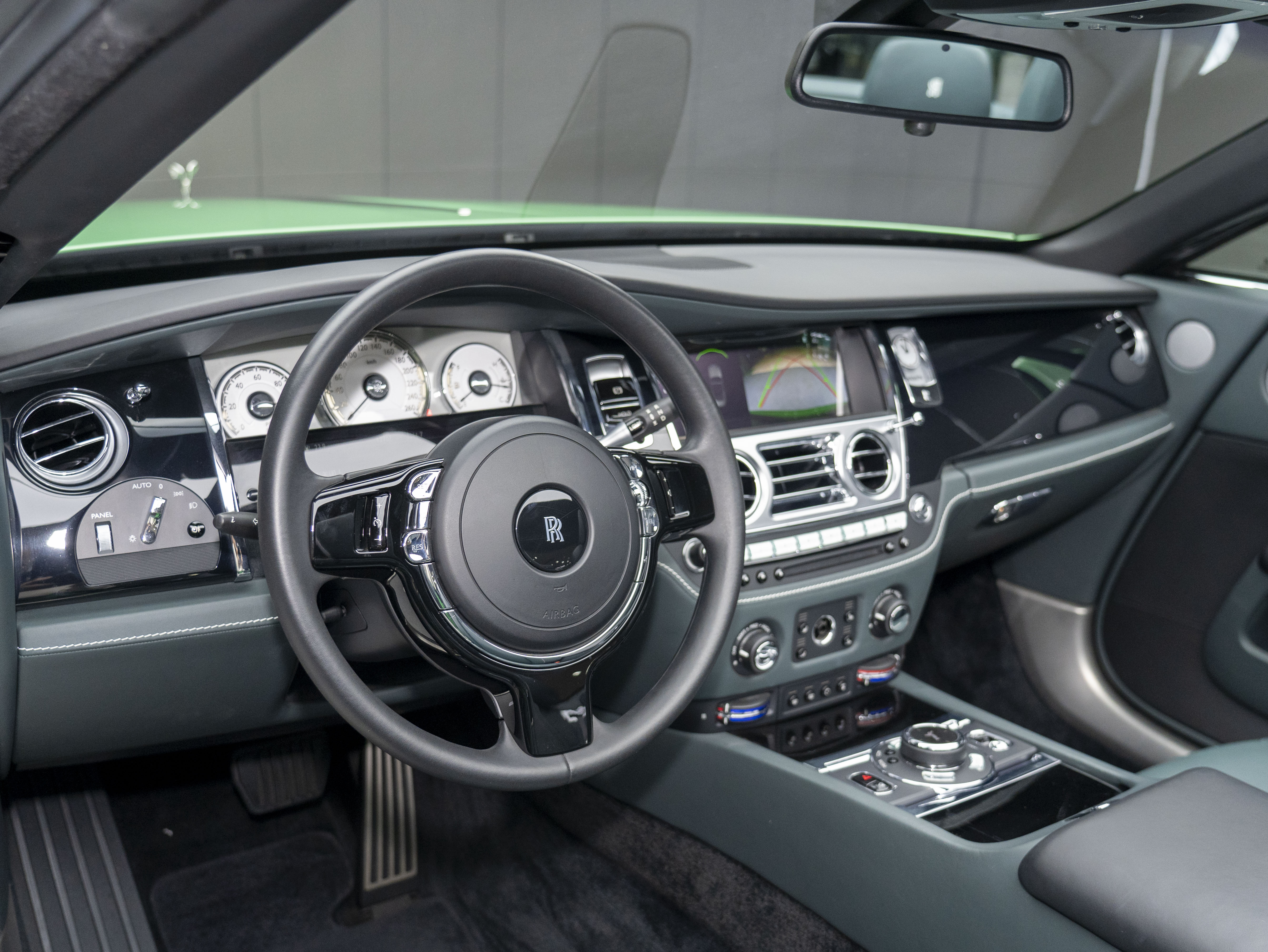 Rolls-Royce Dawn 2019 car image #10