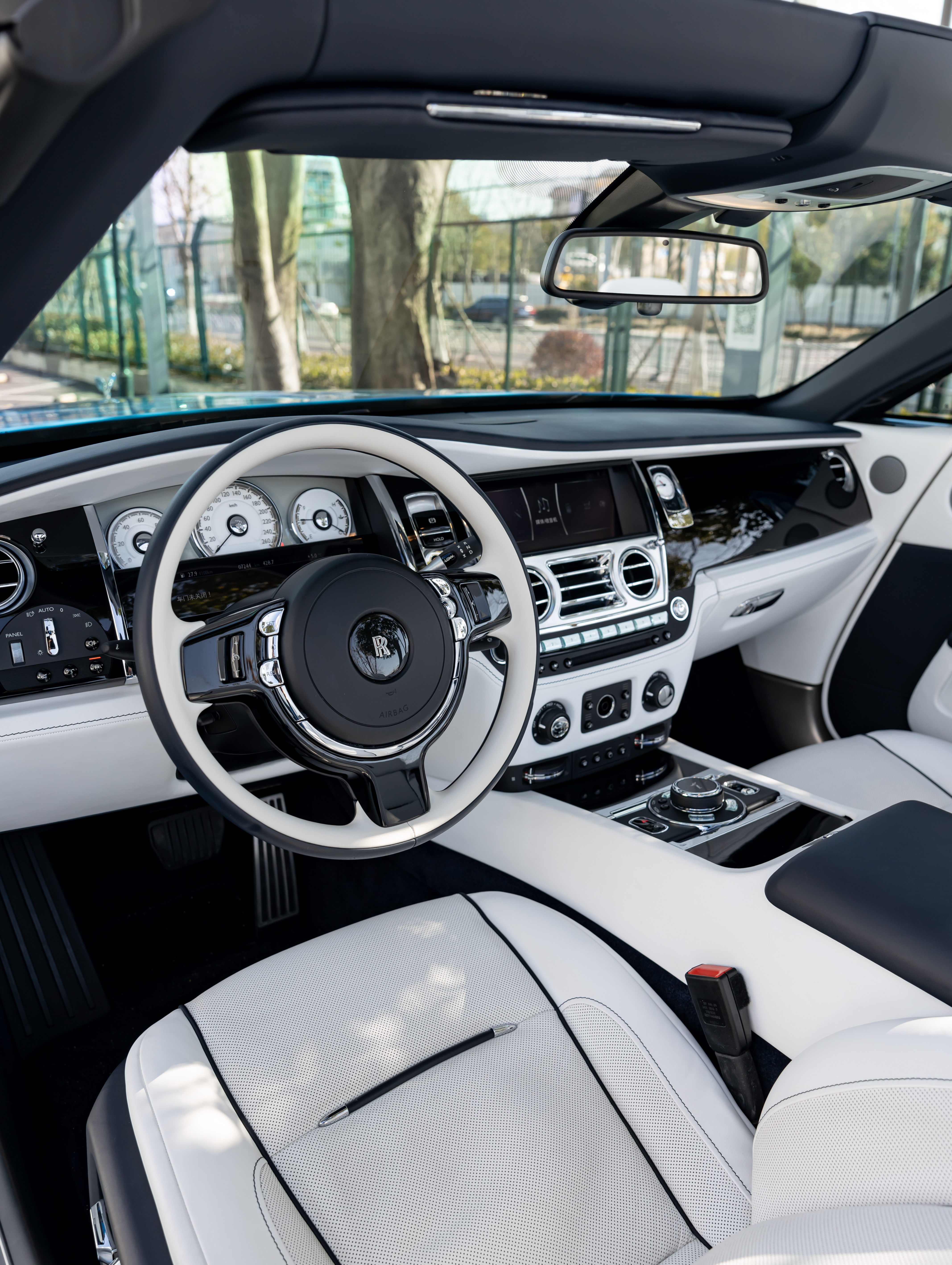 Rolls-Royce Dawn 2020 car image #10