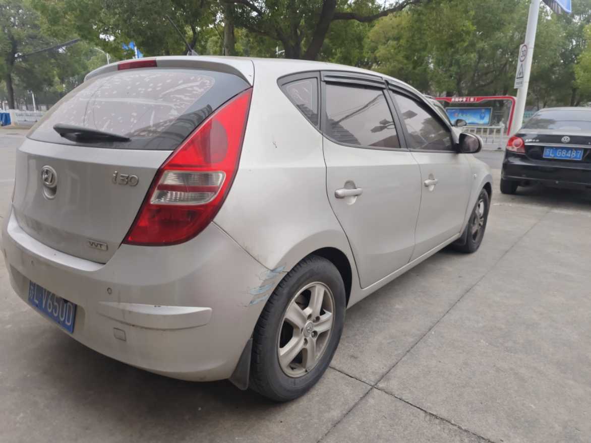 Hyundai i30 2011 #10 Hyundai i30 2011 صورة سيارة #10