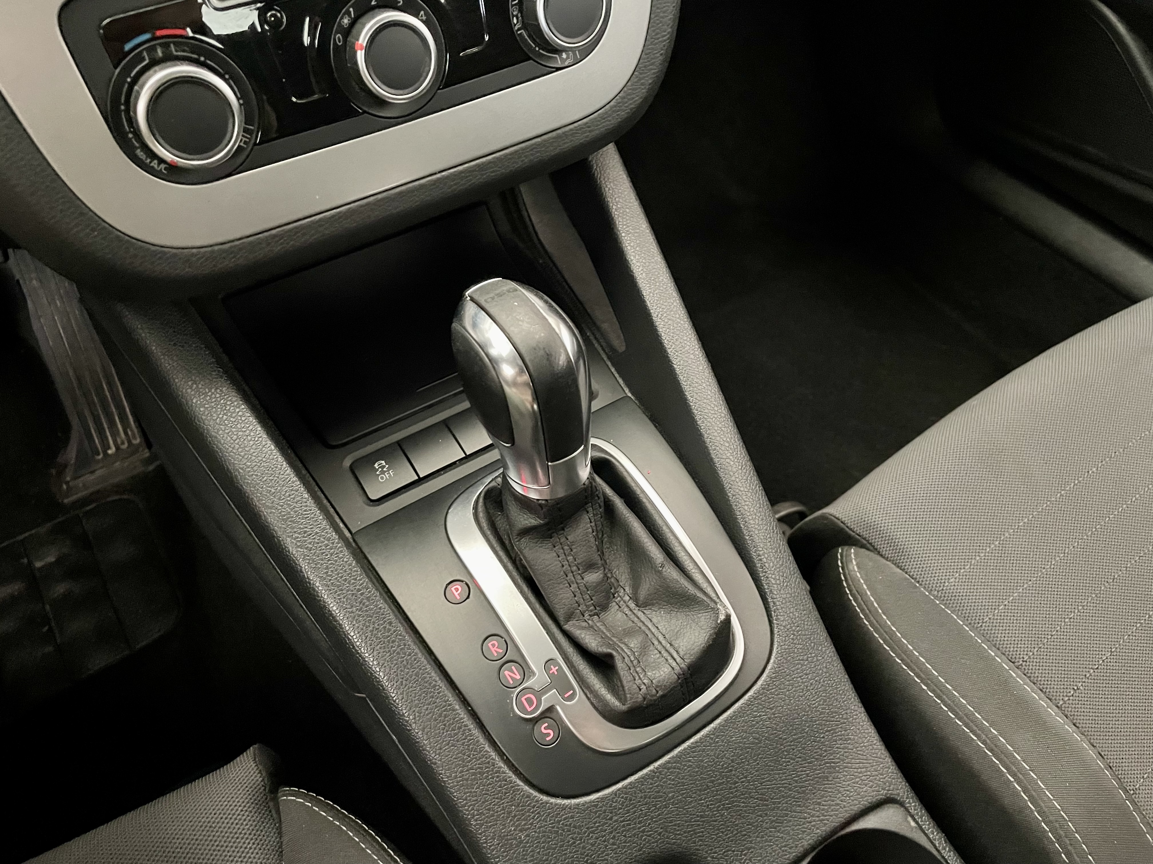 Volkswagen Scirocco 2013 #10 Volkswagen Scirocco 2013 изображение автомобиля #10