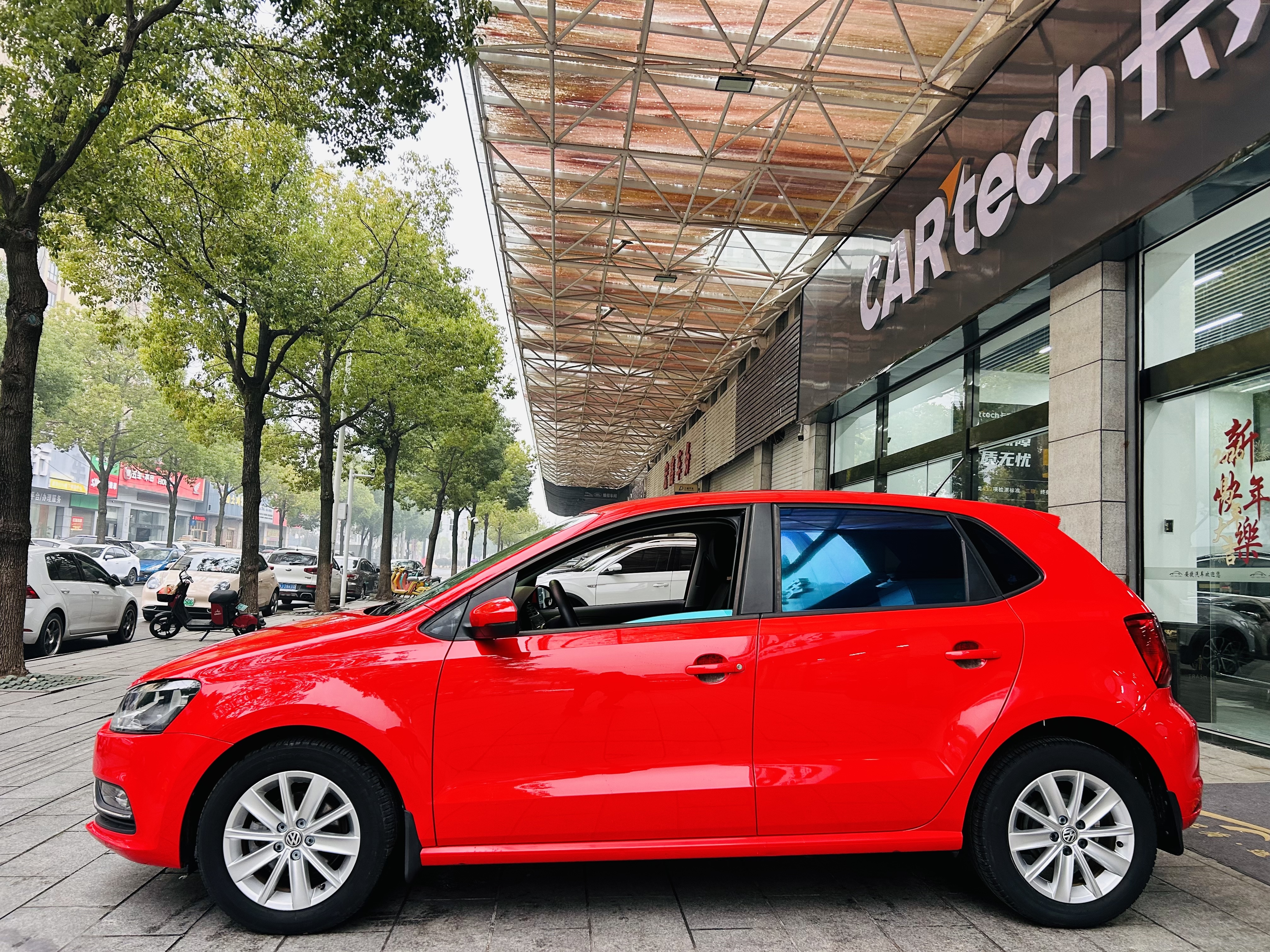 Volkswagen Polo 2015 car image #10