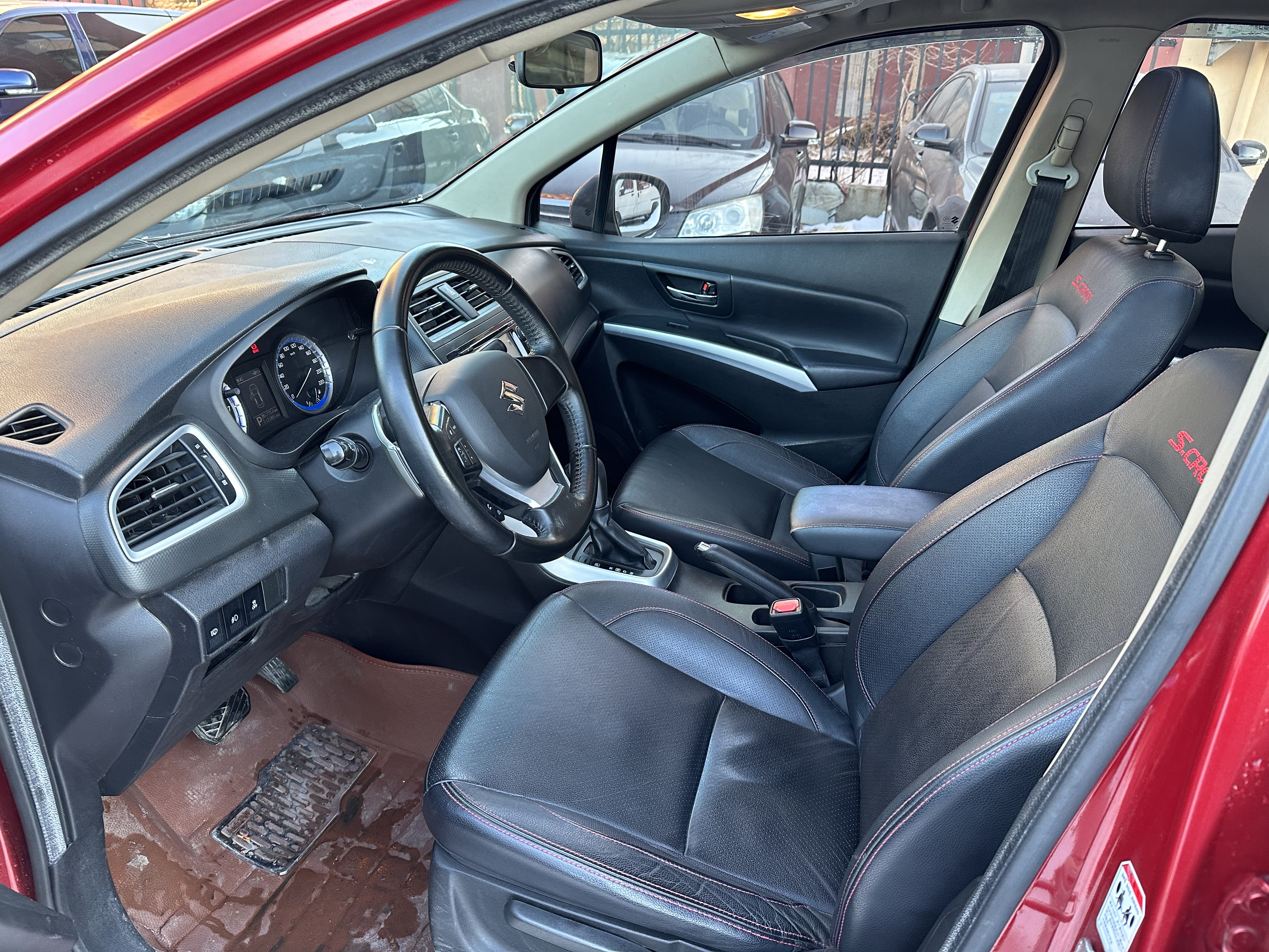 Suzuki S-Cross 2014 immagine di auto #10