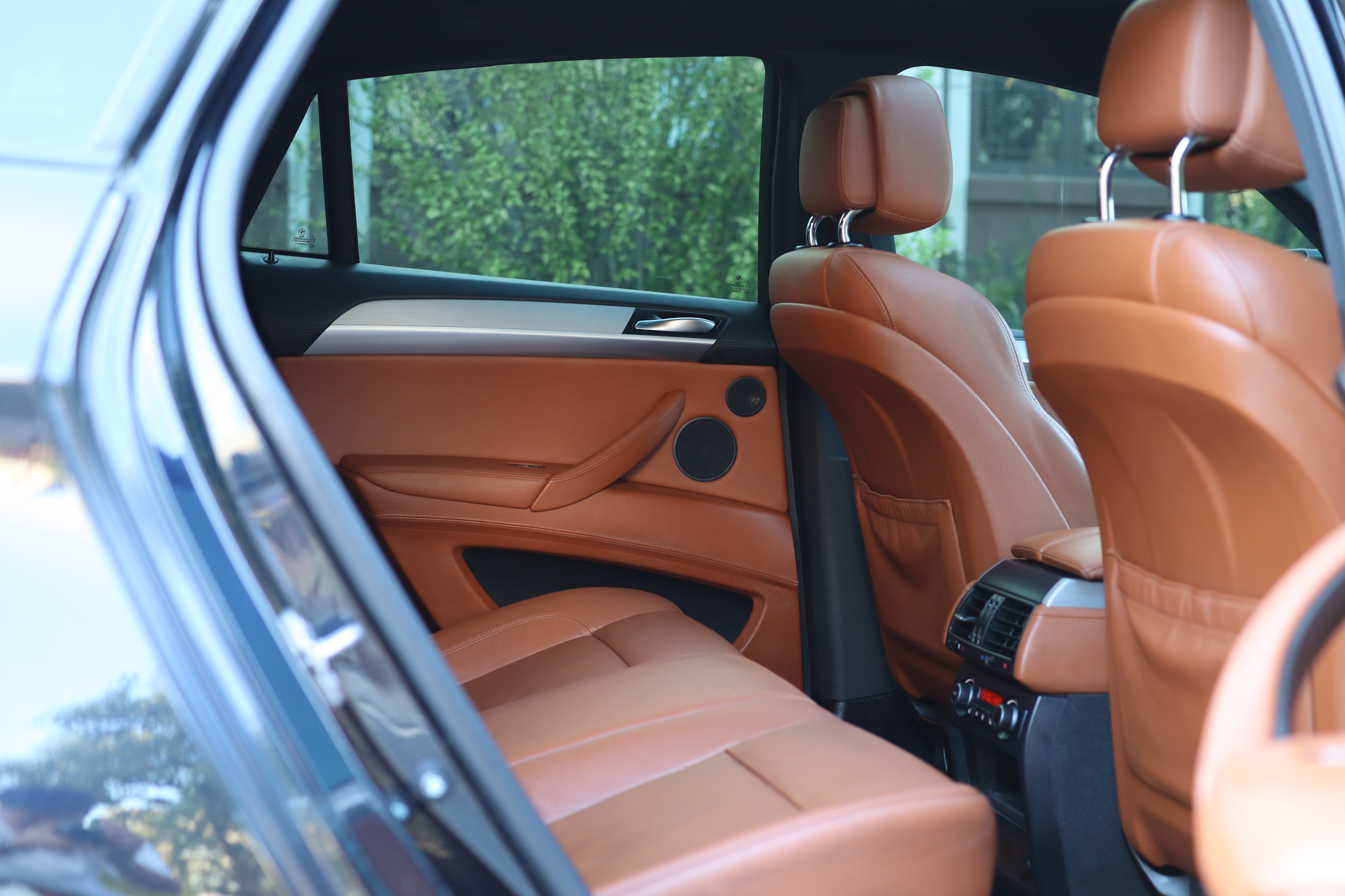 BMW X6 2012 car image #10