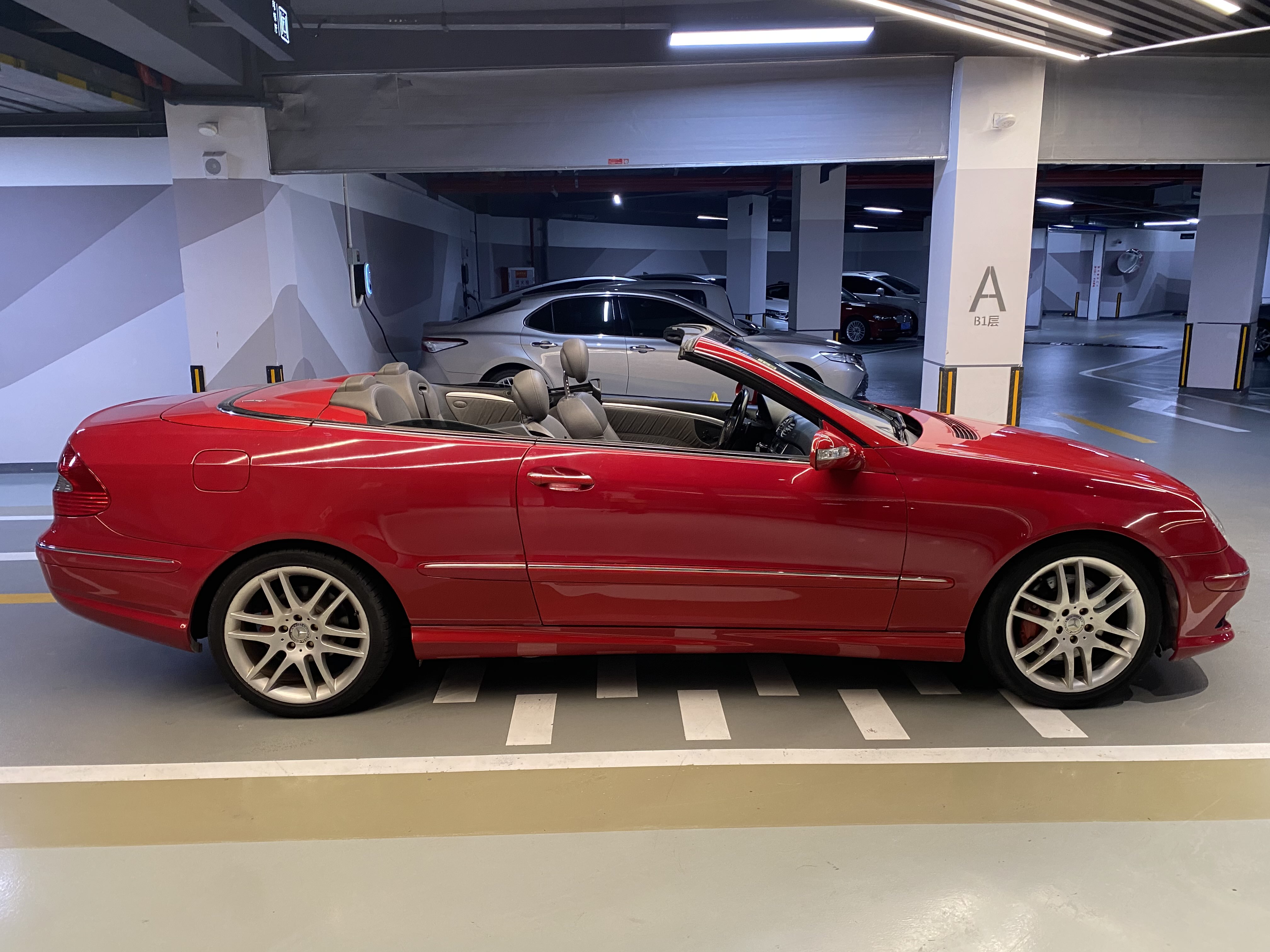 Mercedes-Benz CLK Class 2009 immagine di auto #10