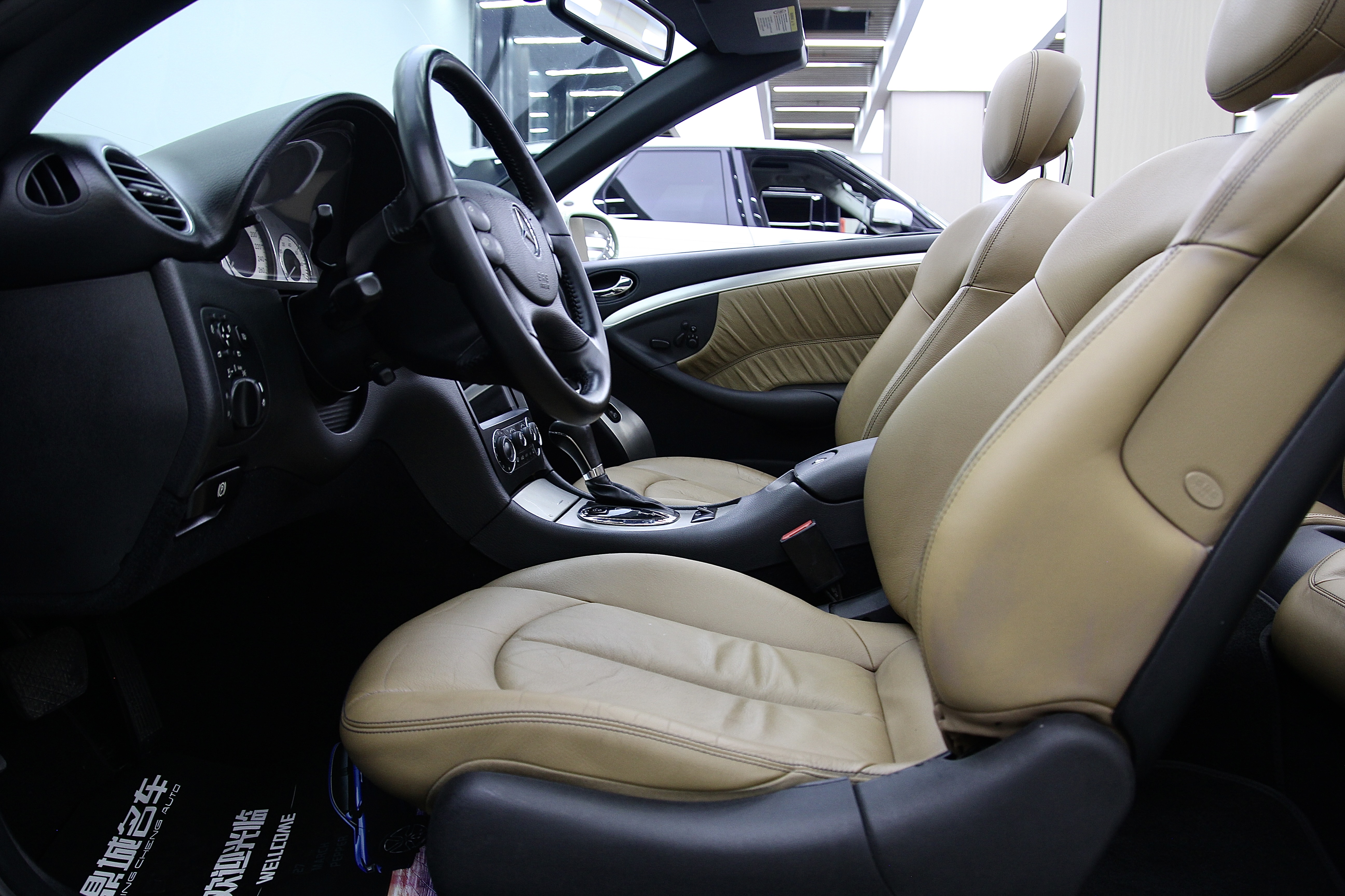 Mercedes-Benz CLK Class 2007 car image #10