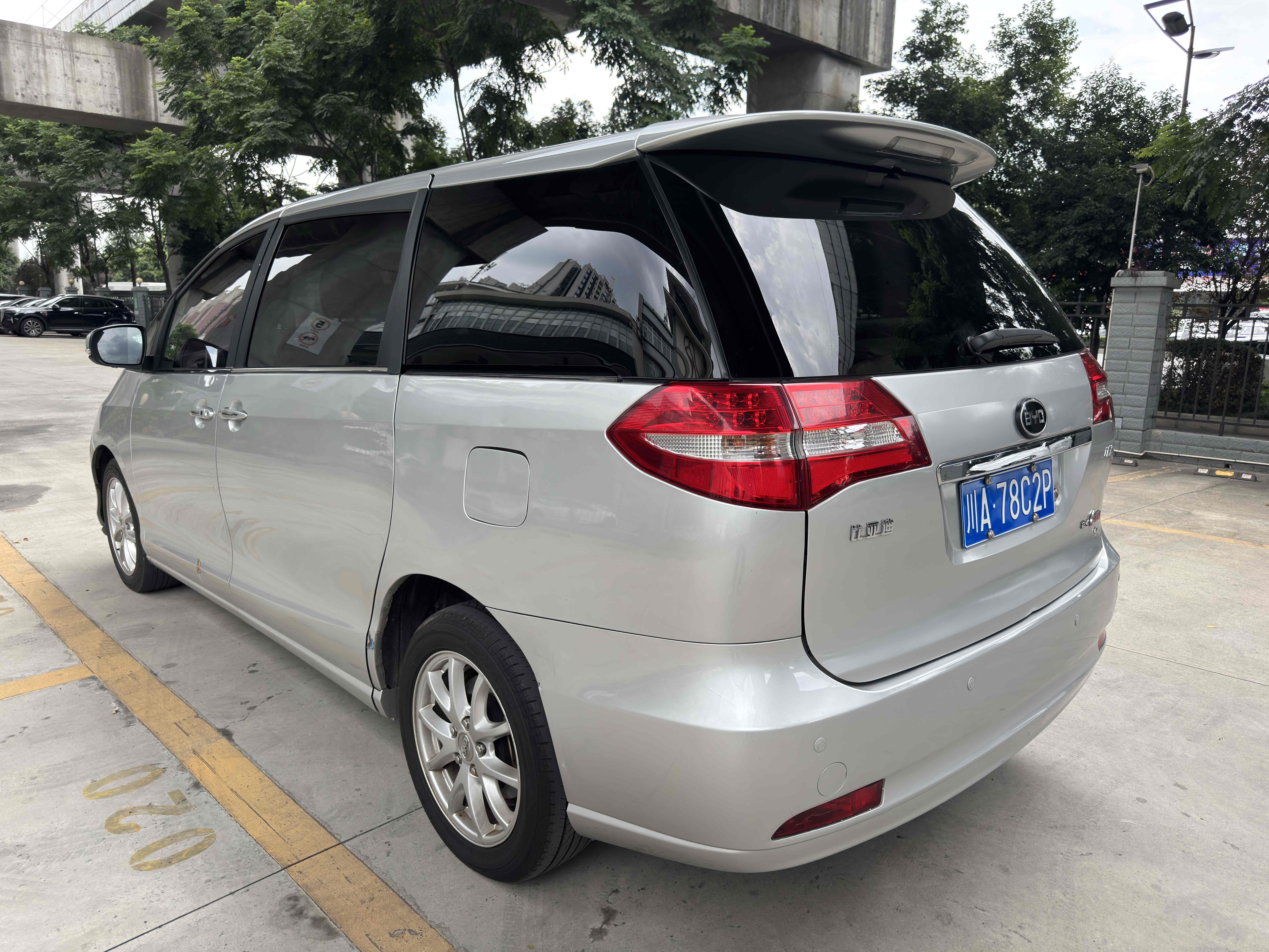 BYD M6 2017 #10 BYD M6 2017 صورة سيارة #10