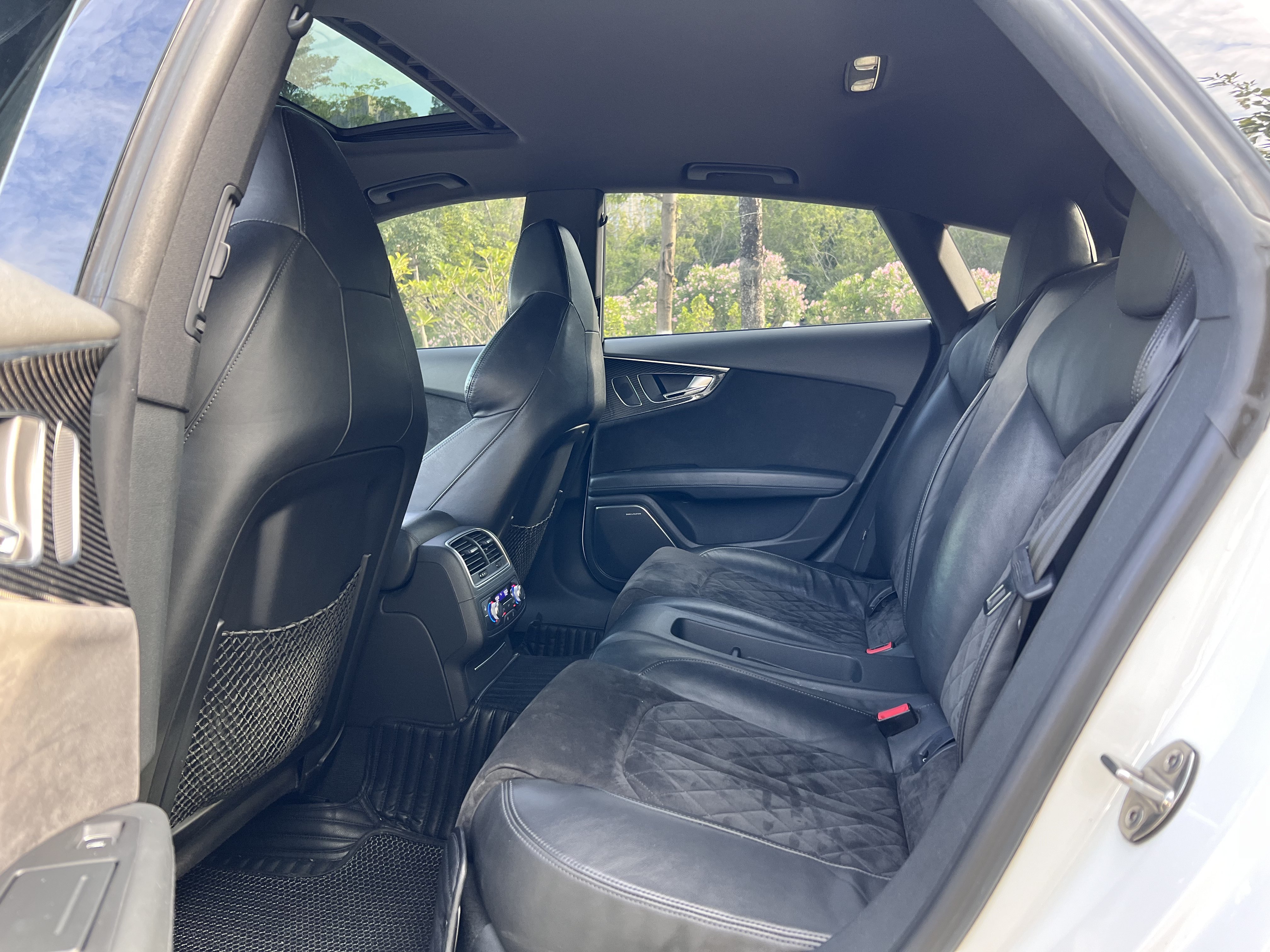 Audi RS 7 2015 car image #10