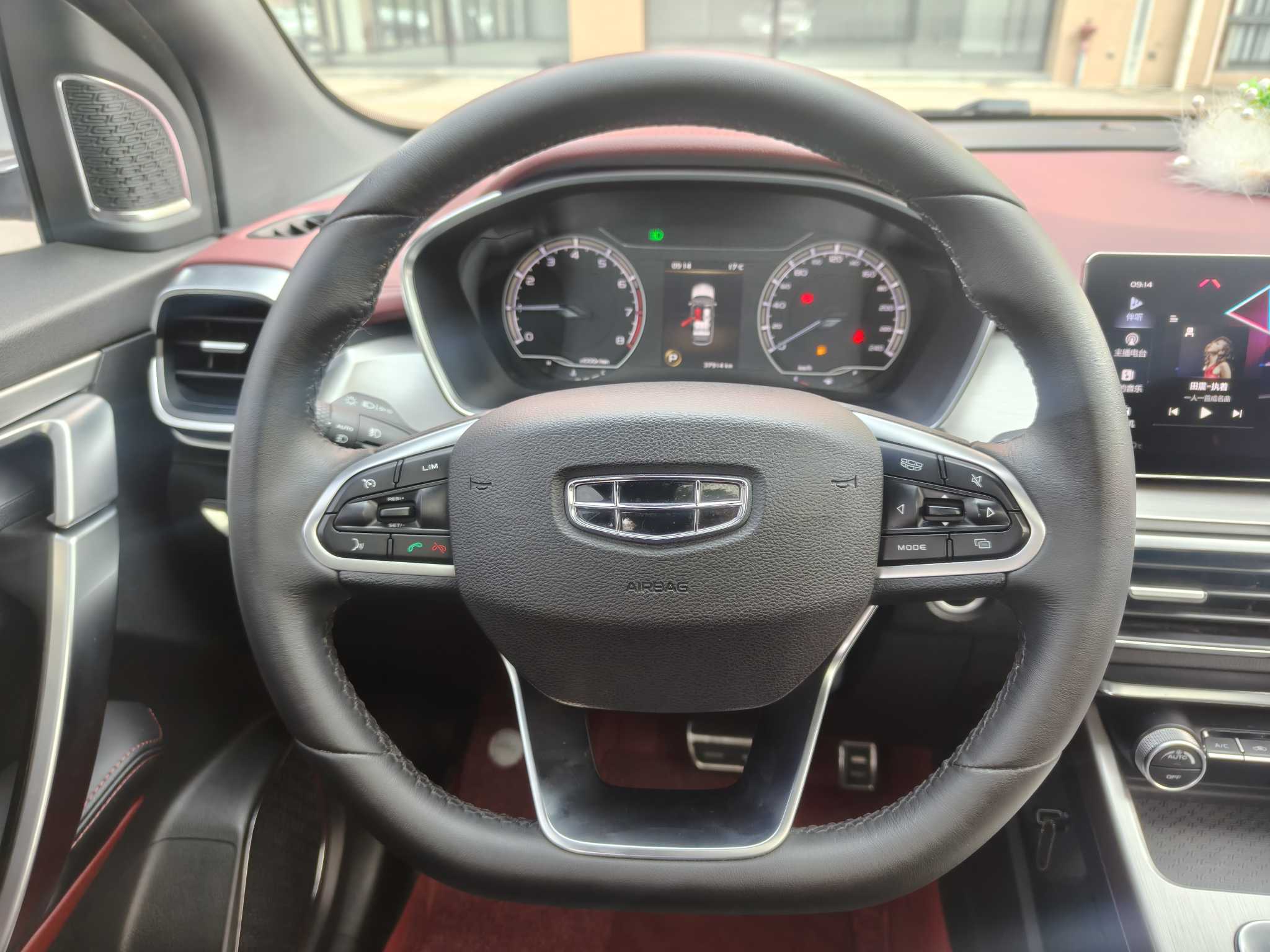 GEELY Coolray 2022 #10 GEELY Coolray 2022 car image #10
