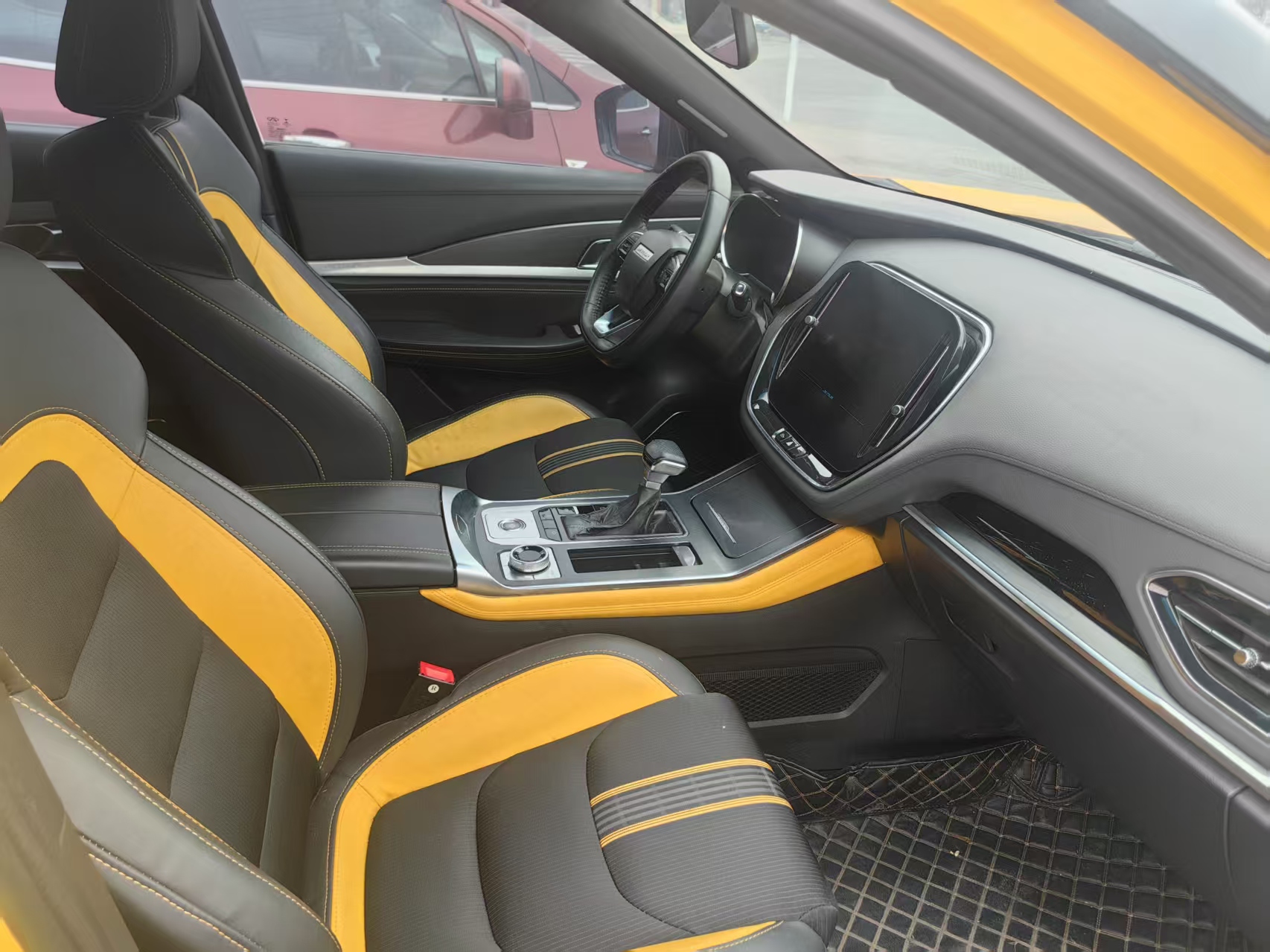 X70 2020 car image #10