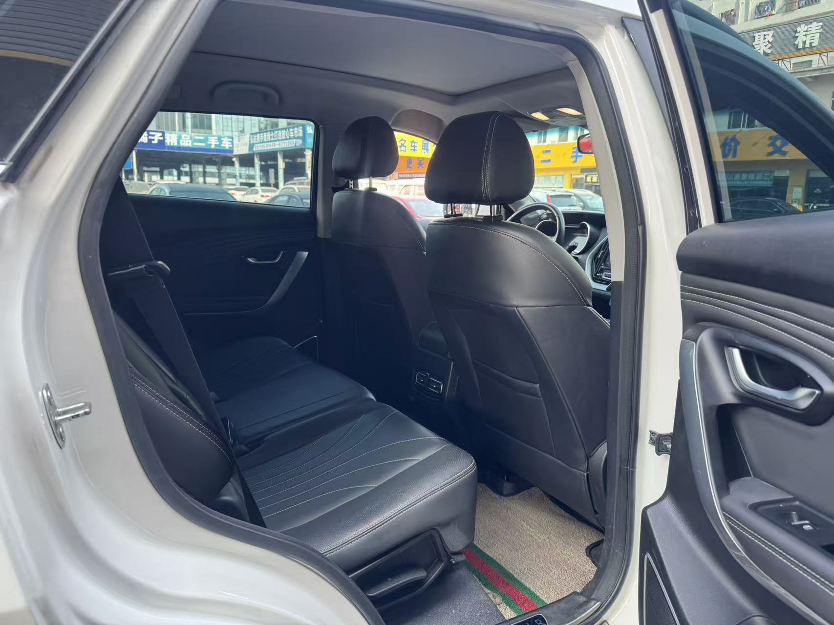 X70 2019 #10 X70 2019 car image #10