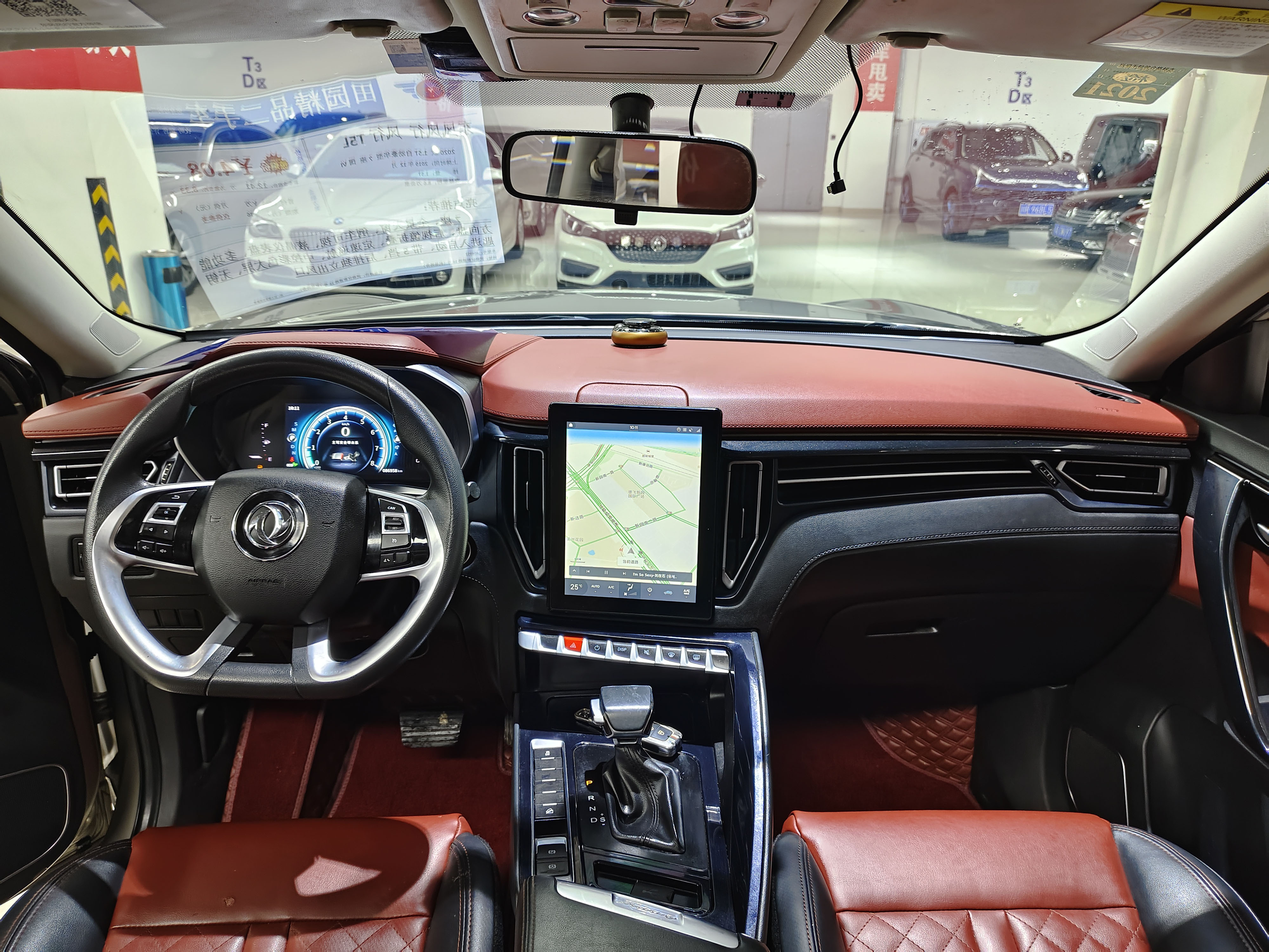 T5 L 2019 car image #10