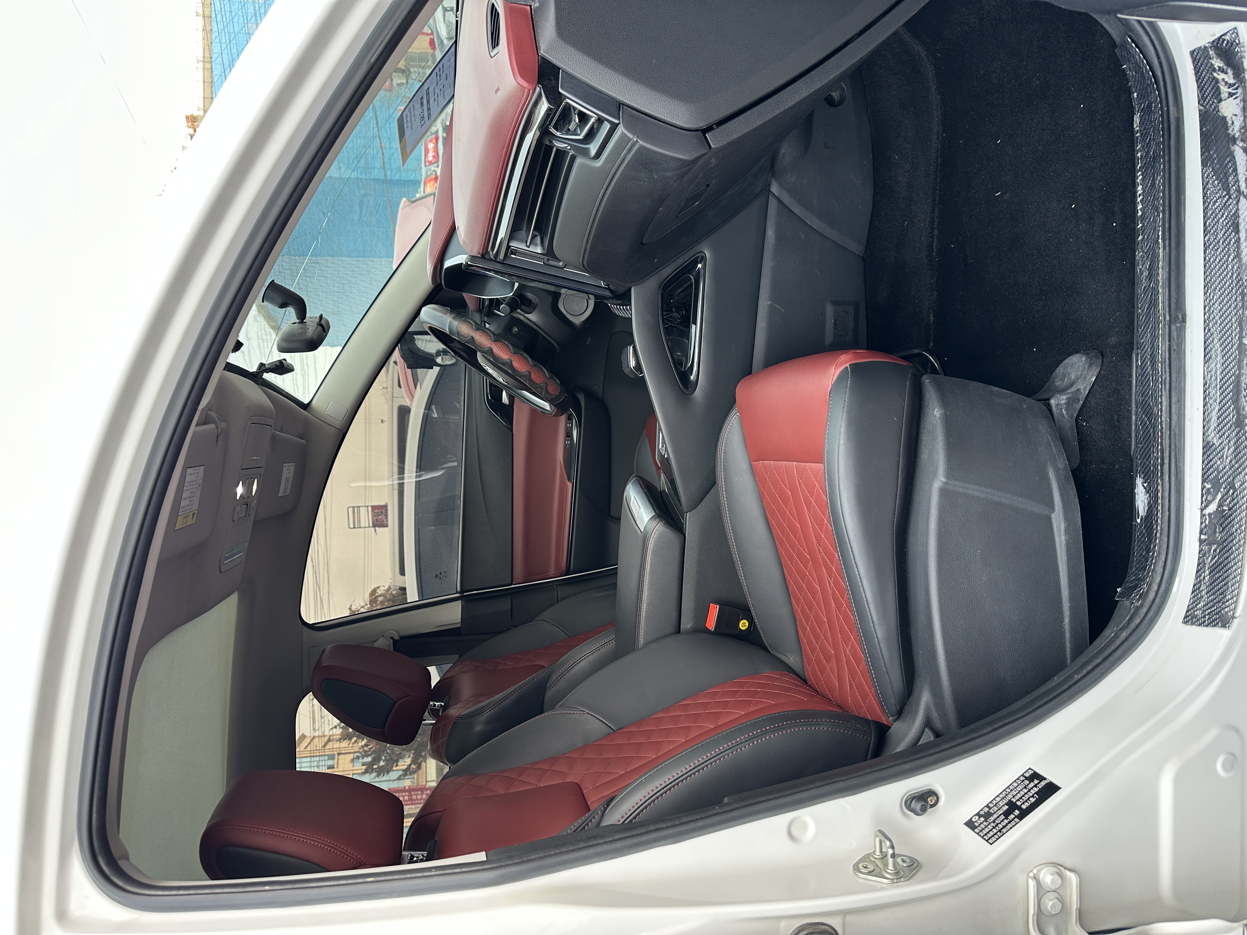 Forthing T5 L 2019 car image #10