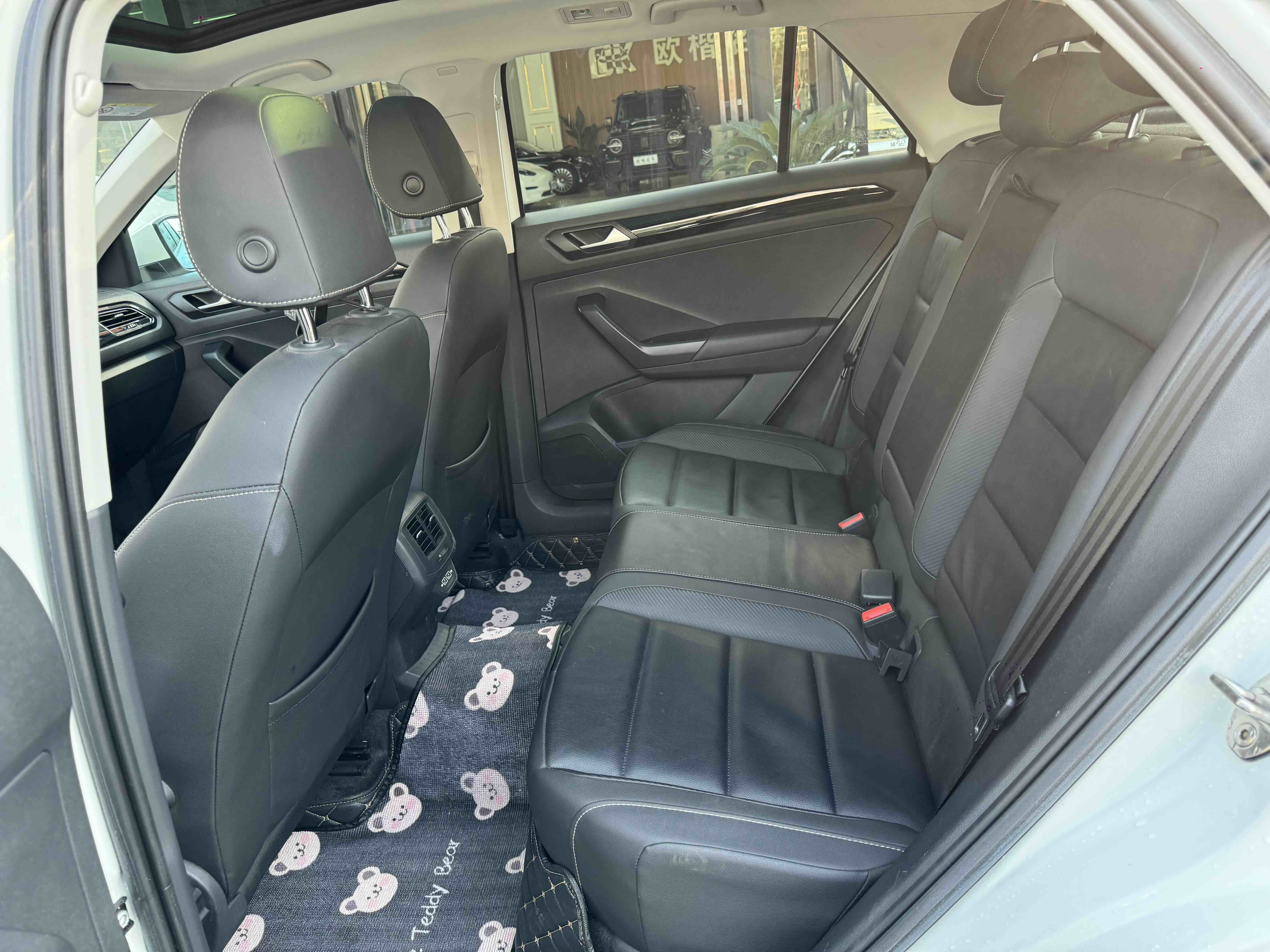 Volkswagen T-Roc 2019 car image #10