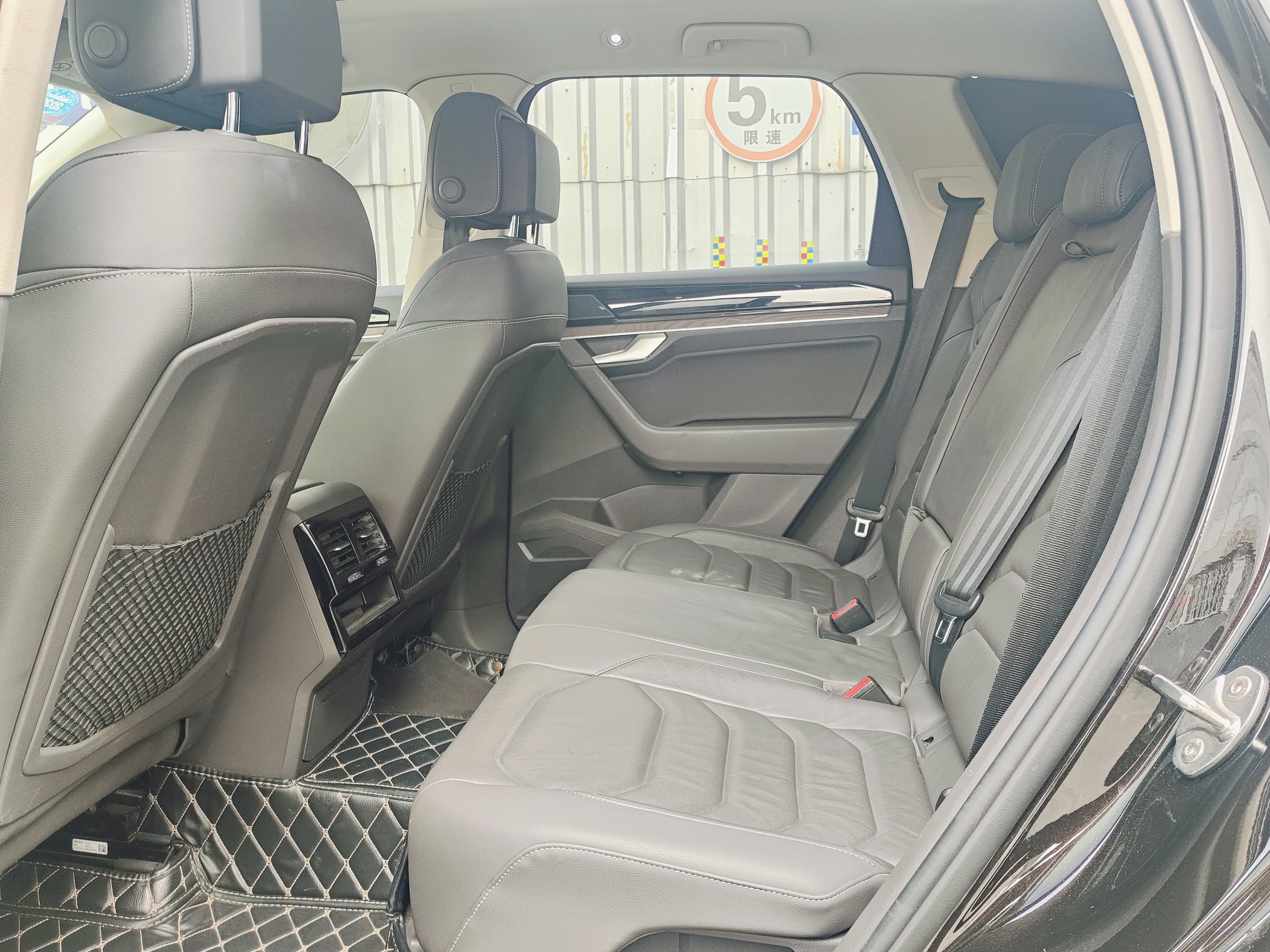 Volkswagen Touareg 2019 car image #10