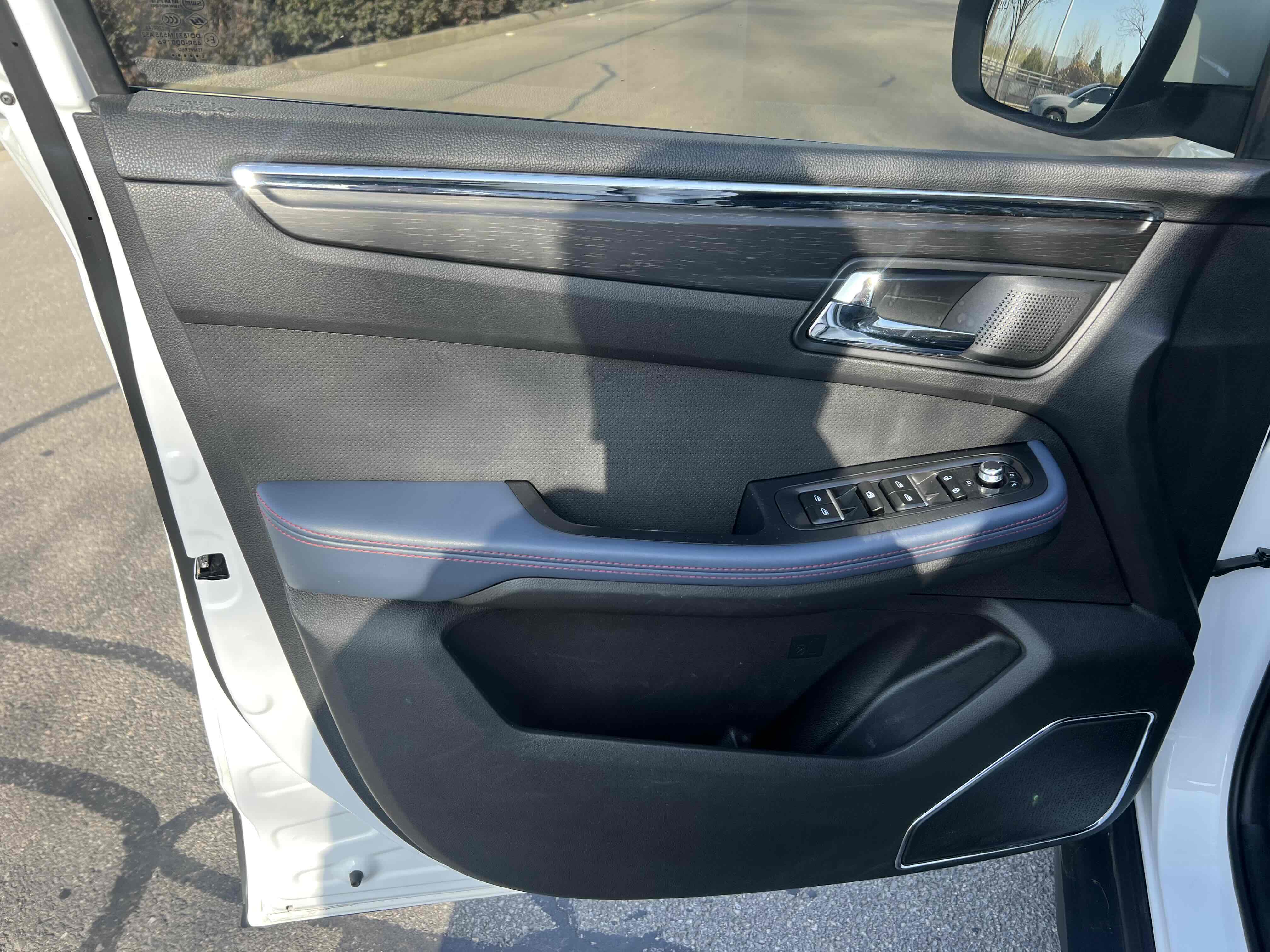 SWM G05 2020 car image #10