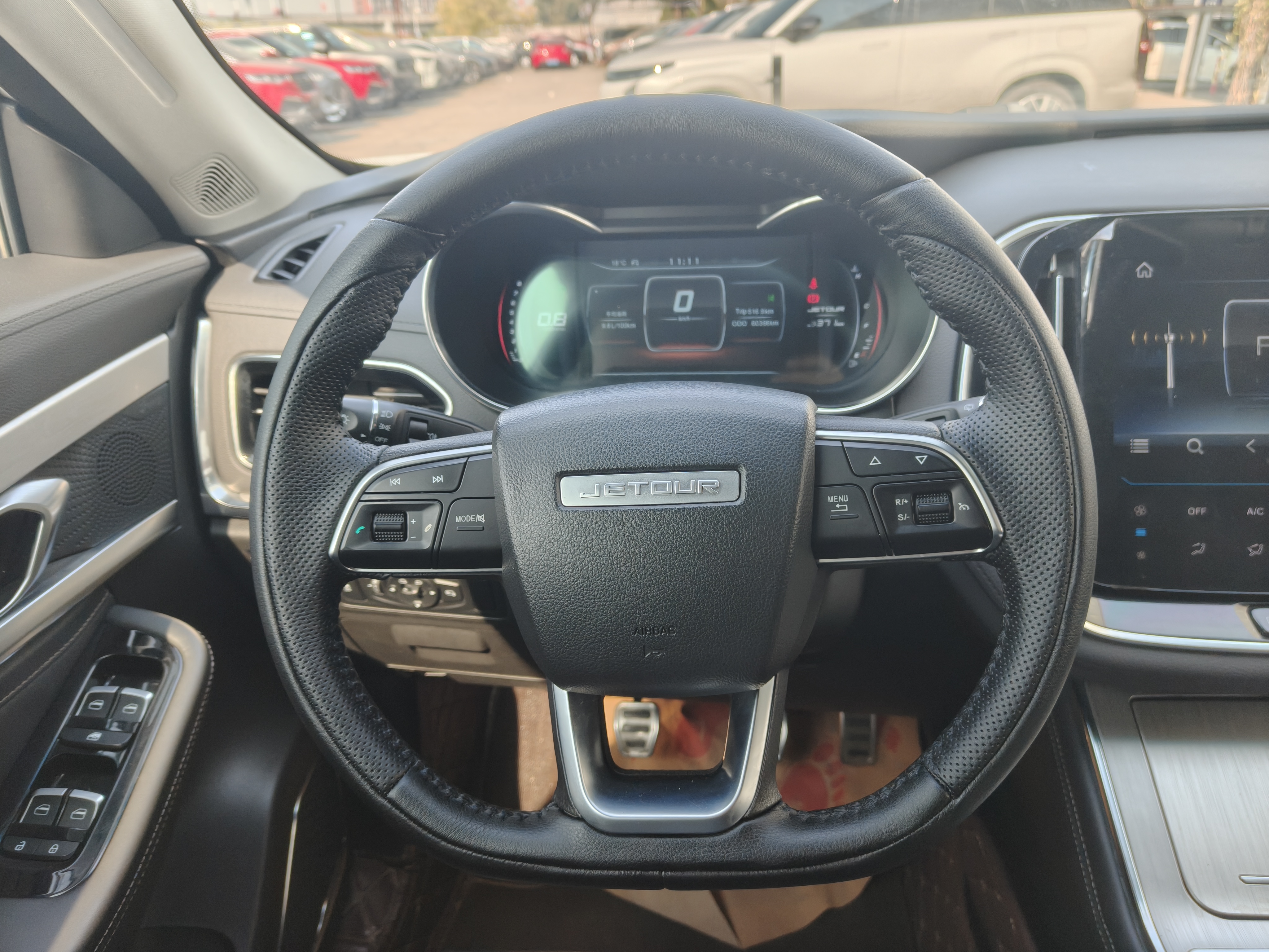X70 2019 car image #10
