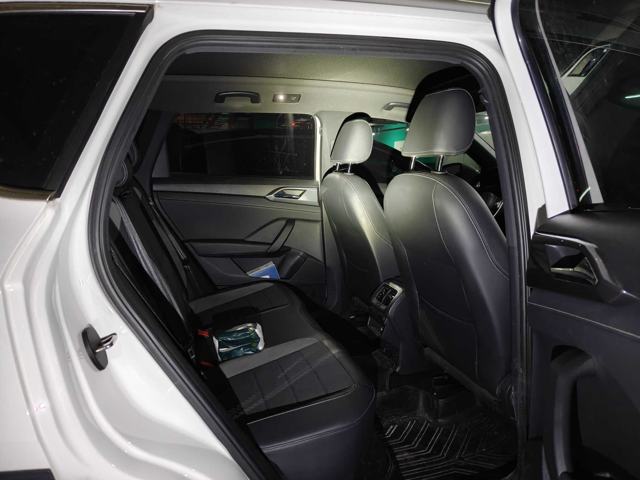 Volkswagen Tharu 2019 immagine di auto #10