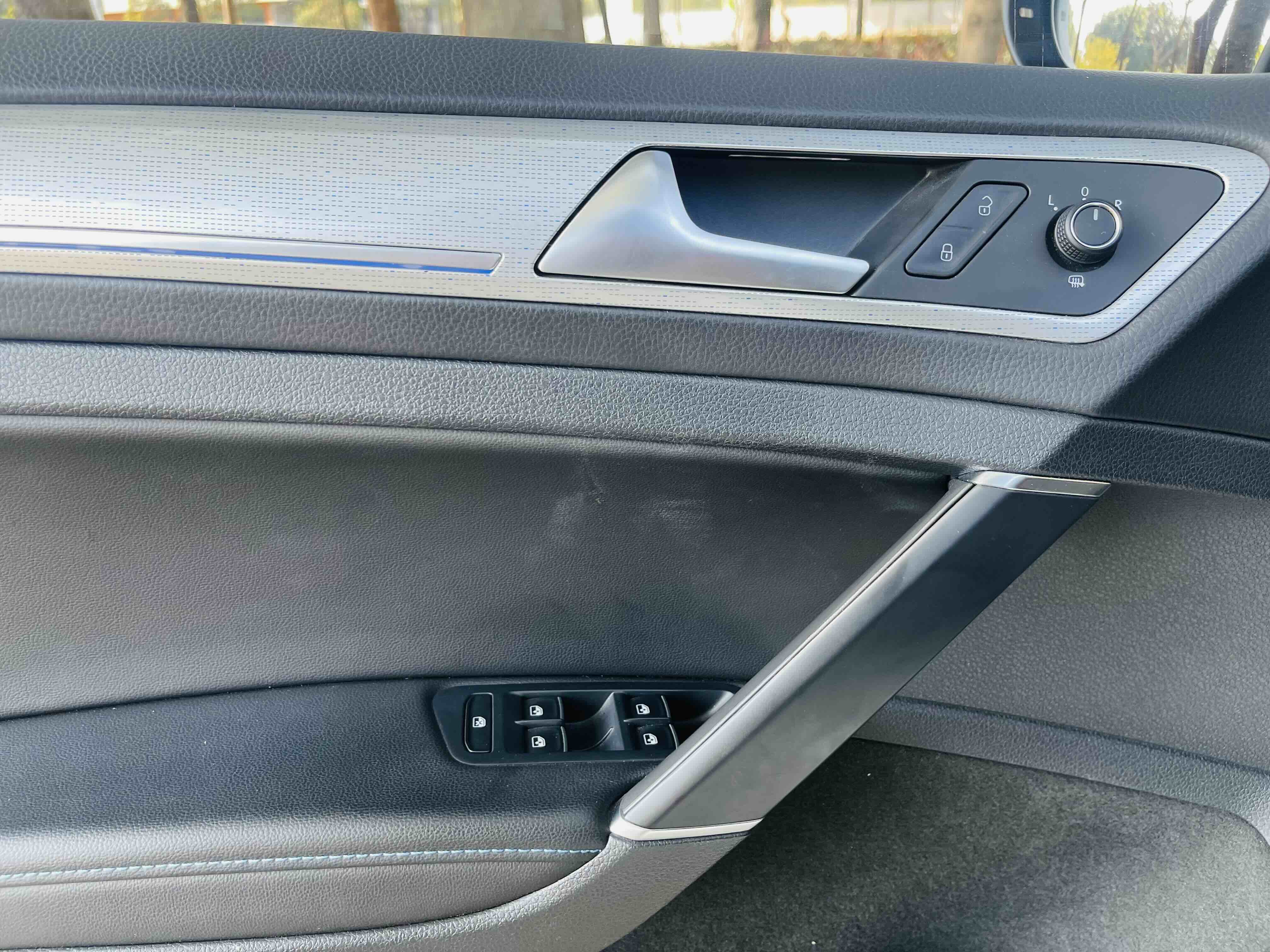 Volkswagen Golf Pure Electric 2021 imagen de coche #10