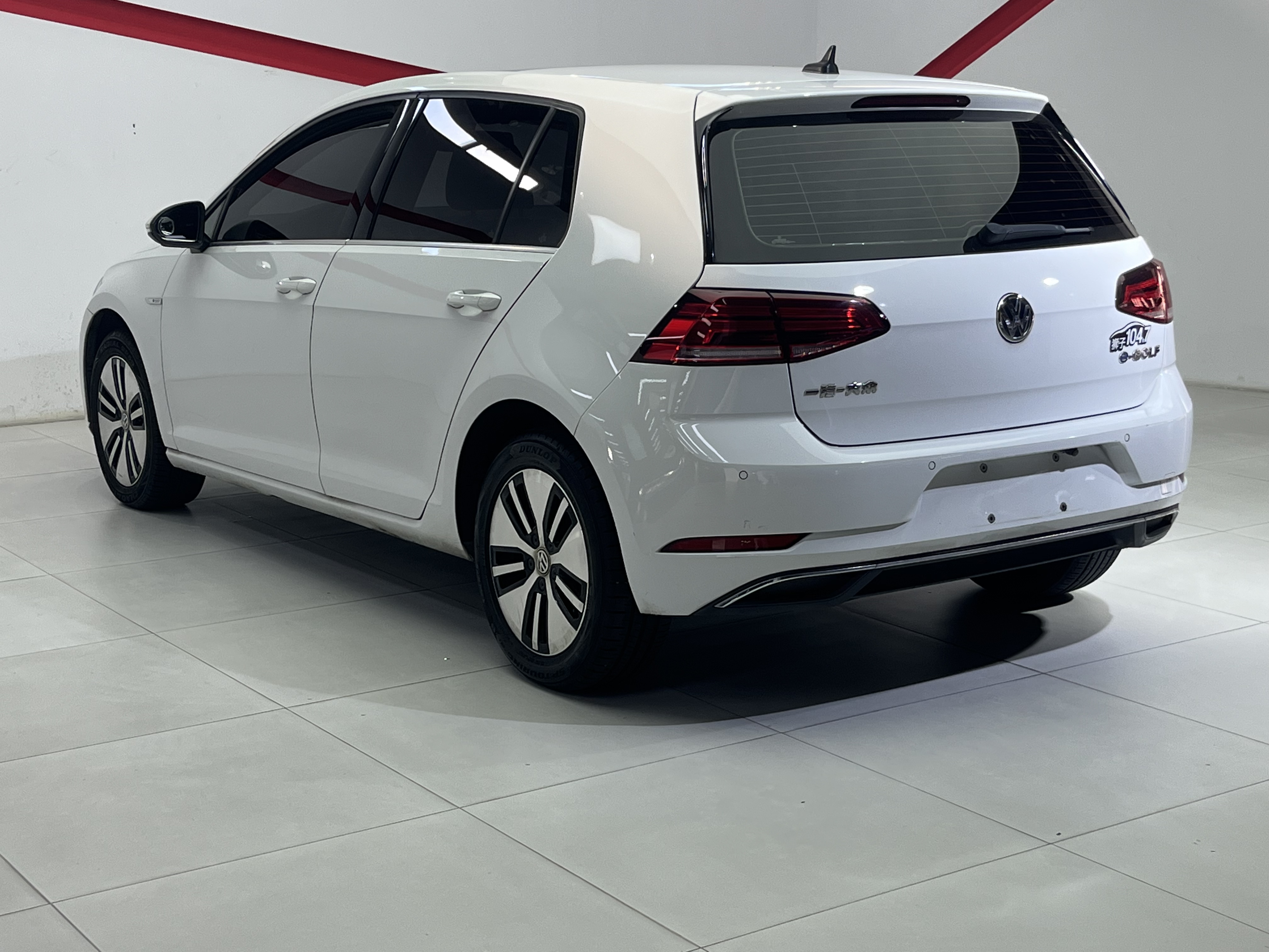Volkswagen Golf Pure Electric 2021 car image #10