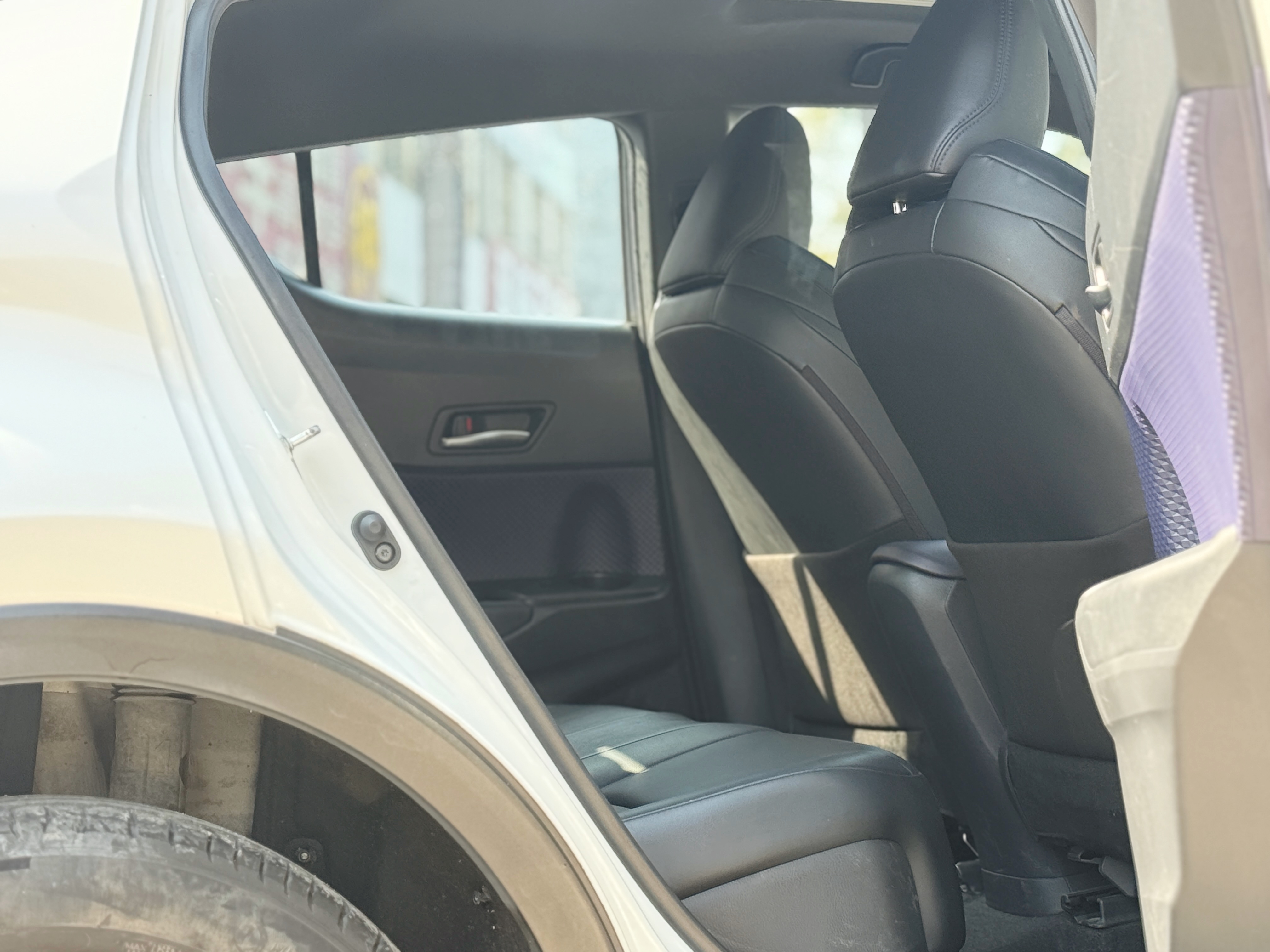 Toyota C-HR 2021 car image #10