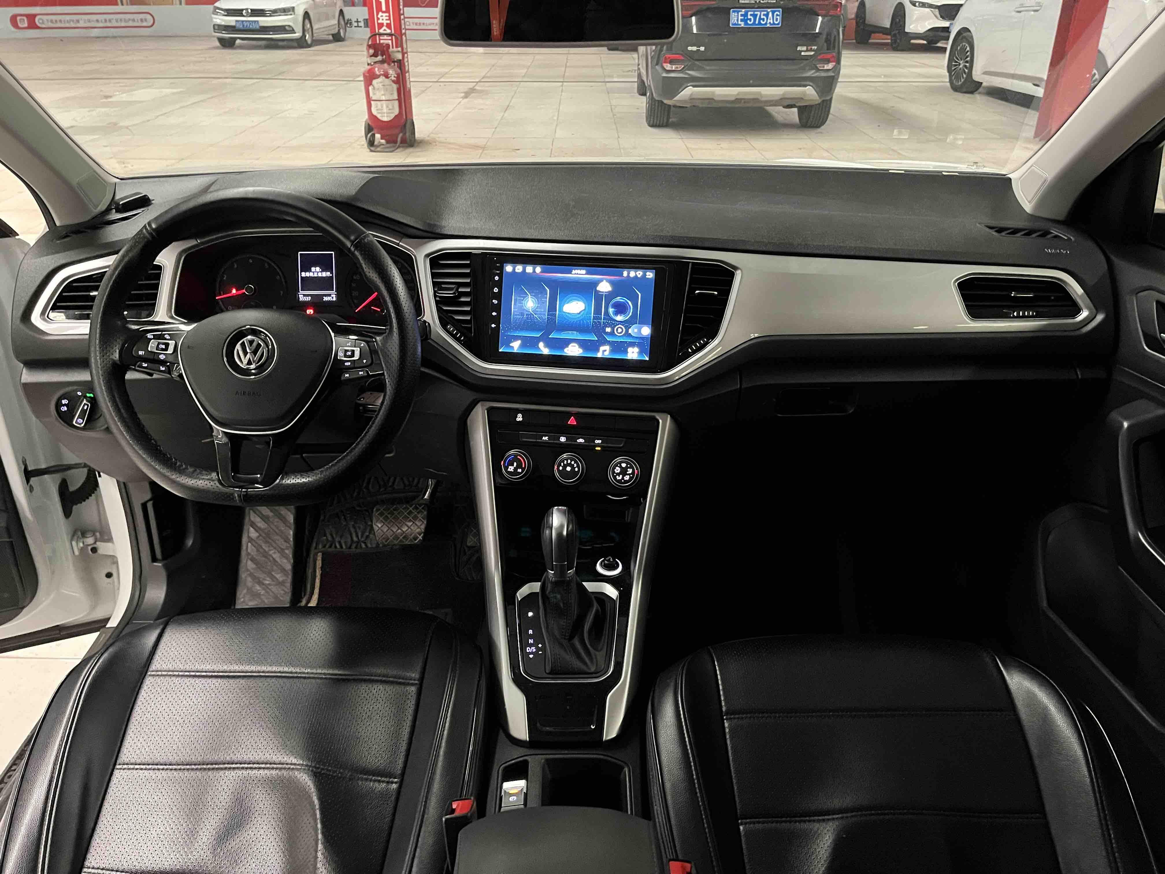 T-Roc 2021 car image #10