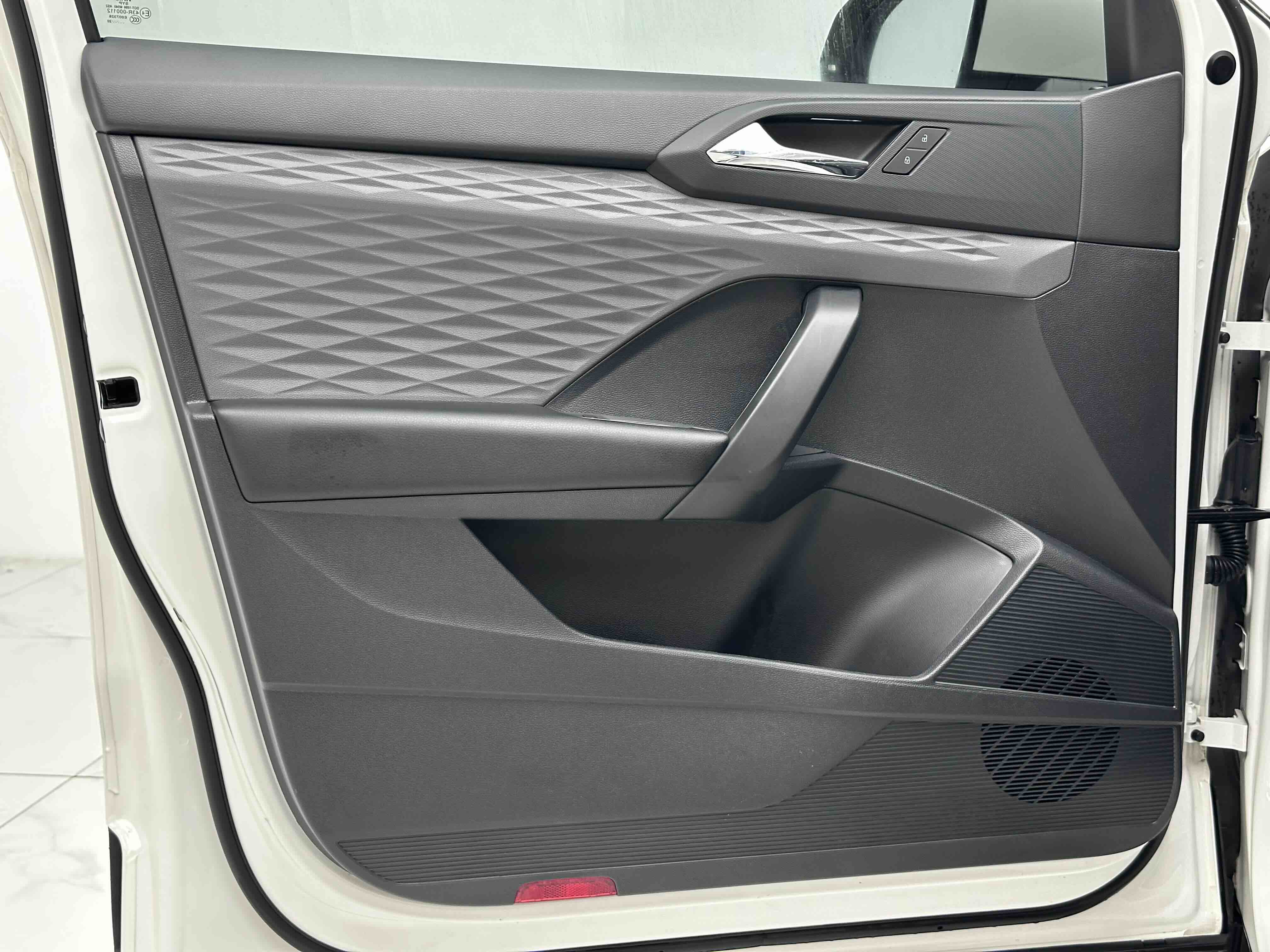 Volkswagen Tharu 2020 car image #10