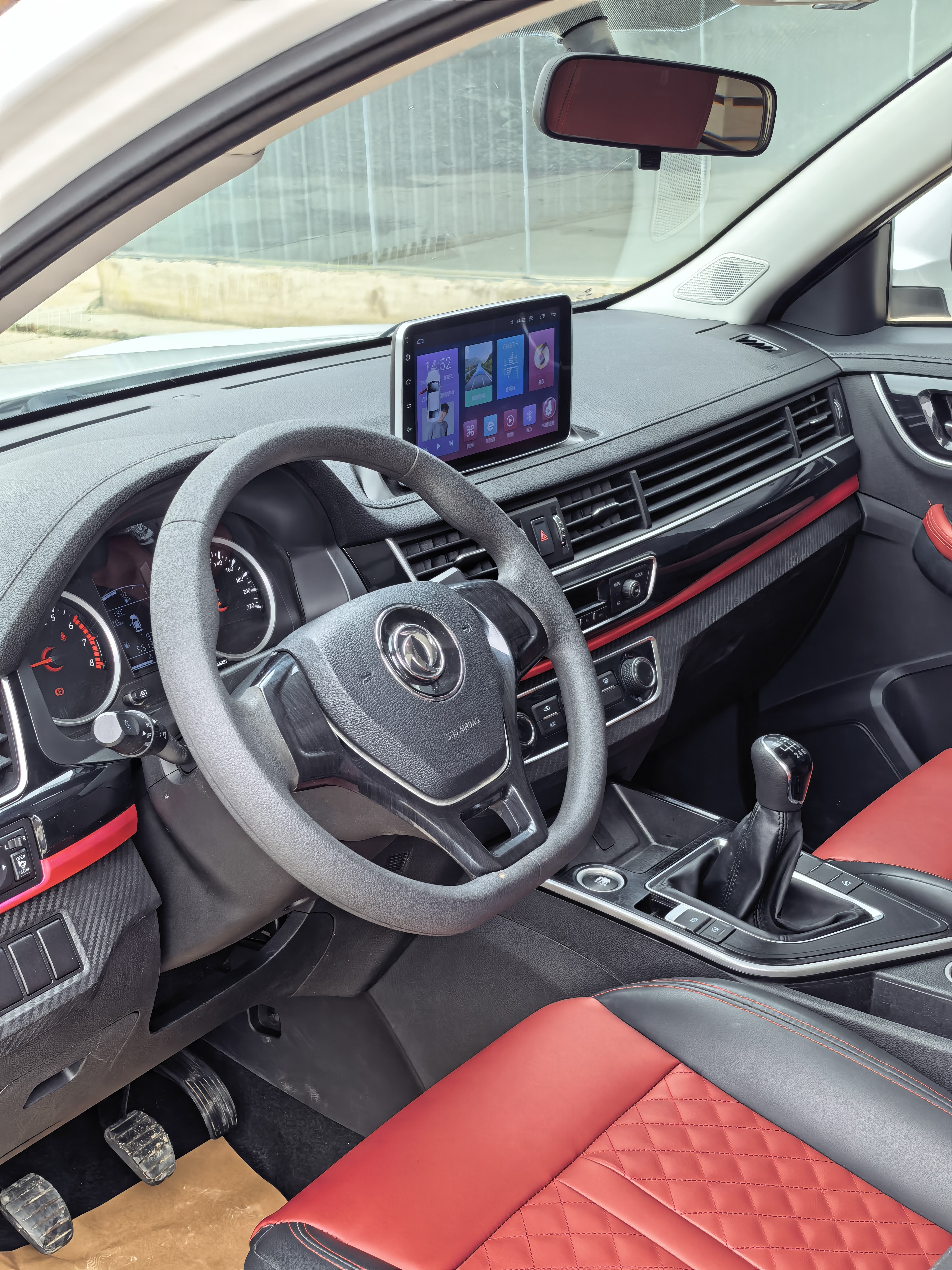 Forthing T5 L 2021 car image #10