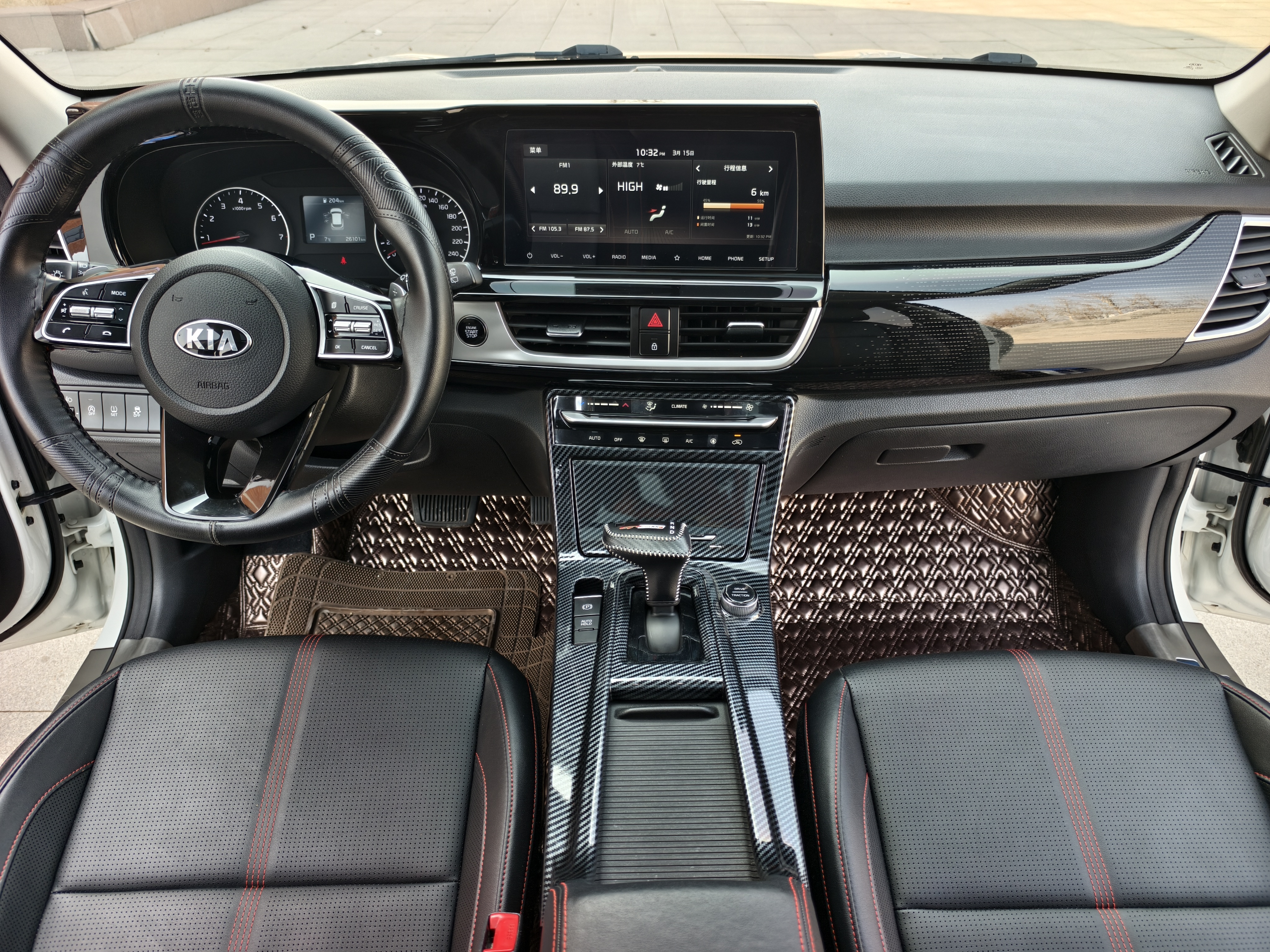 Kia Stonic 2021 изображение автомобиля #10