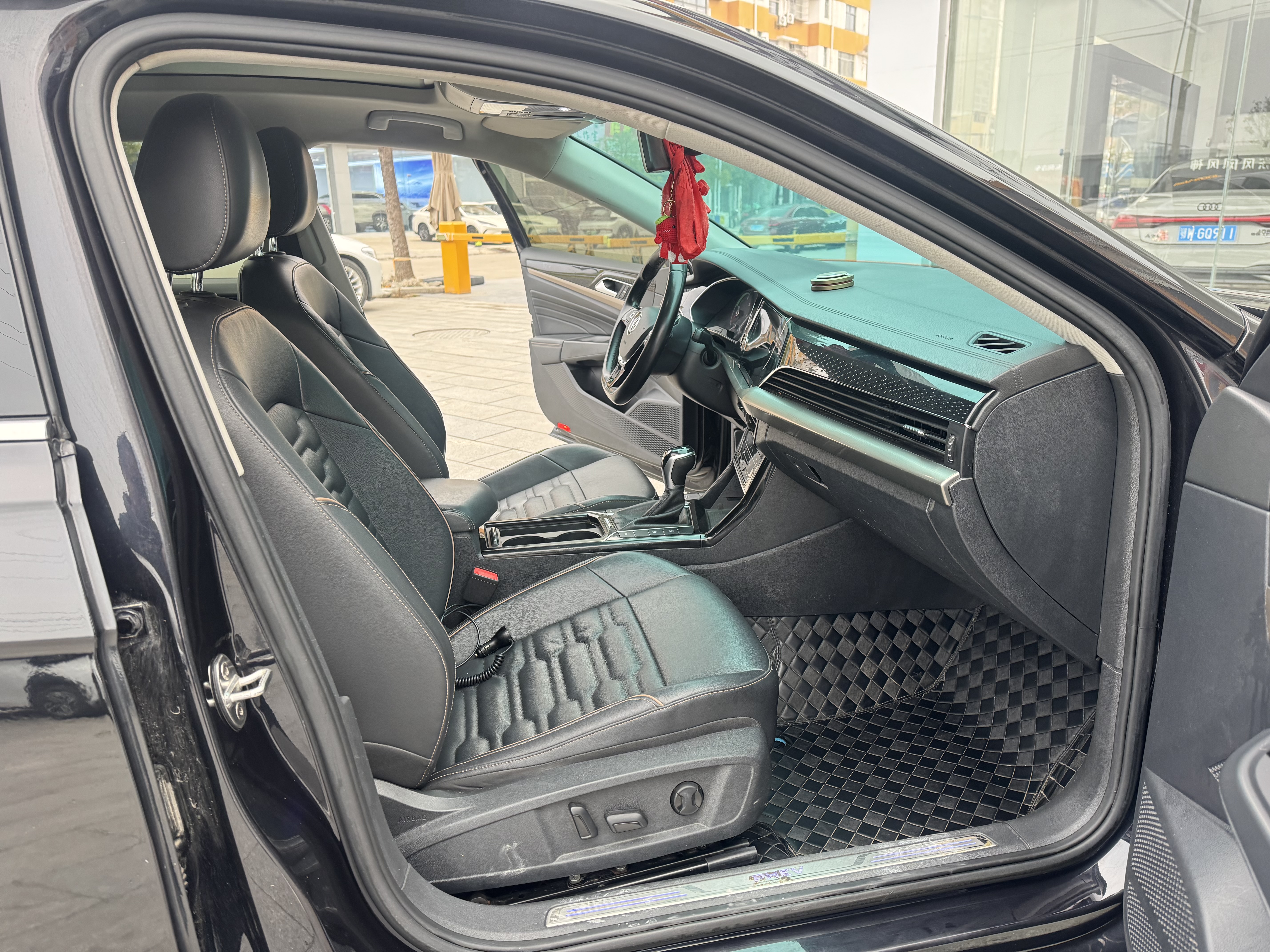 Volkswagen Passat New Energy 2020 #10 Volkswagen Passat New Energy 2020 car image #10